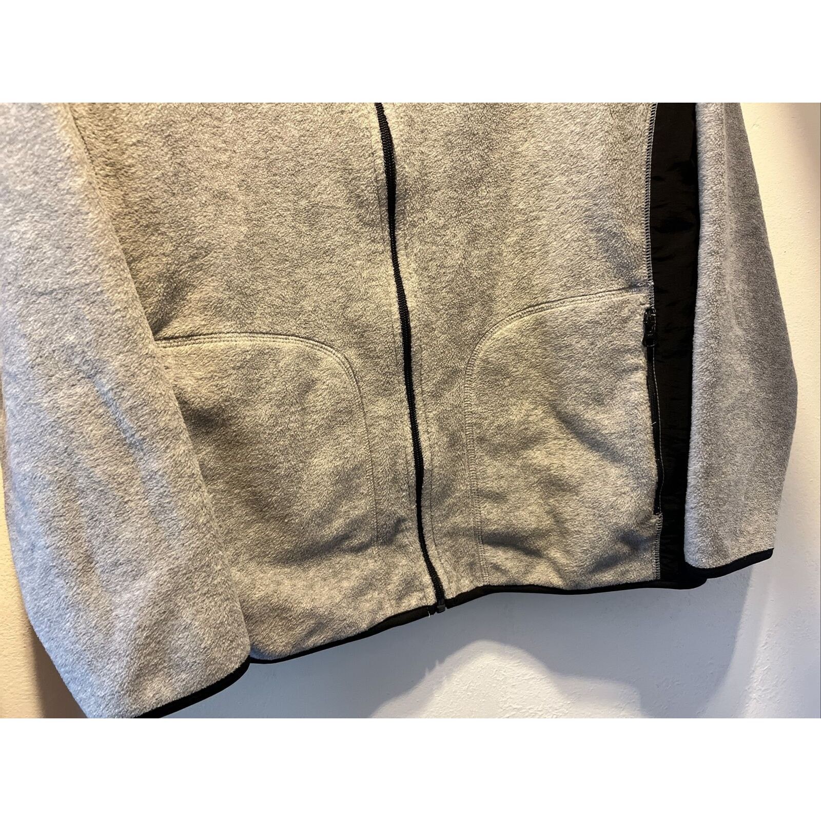 Old Navy Old Navy Boys XL Black Gray LS Zip Polyester Fleece Jacket Size US XL / EU 56 / 4 - 6 Thumbnail