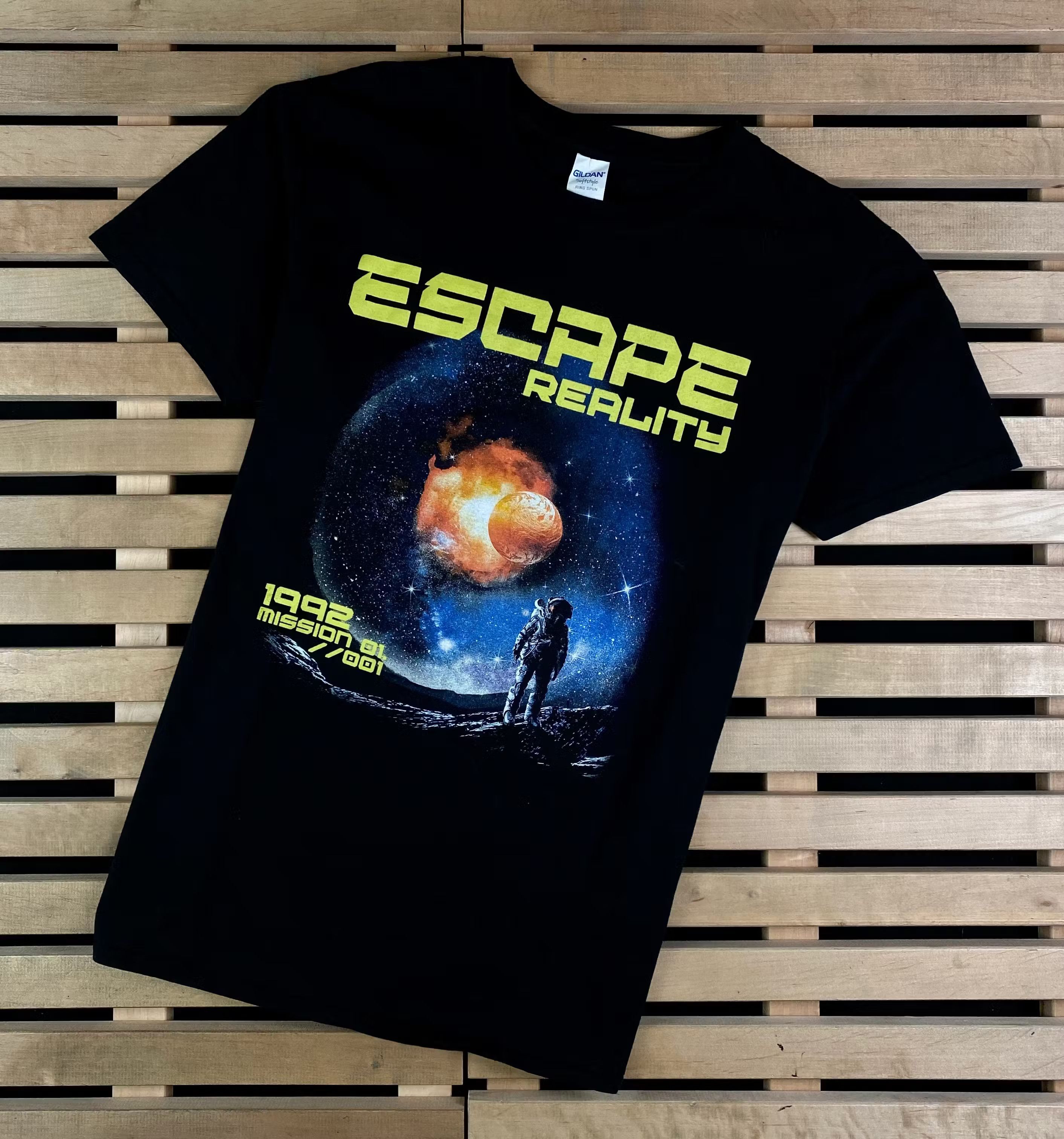 Vintage Vintage T Shirt Escape Reality Space Size L Size US L / EU 52-54 / 3 - 1 Thumbnail