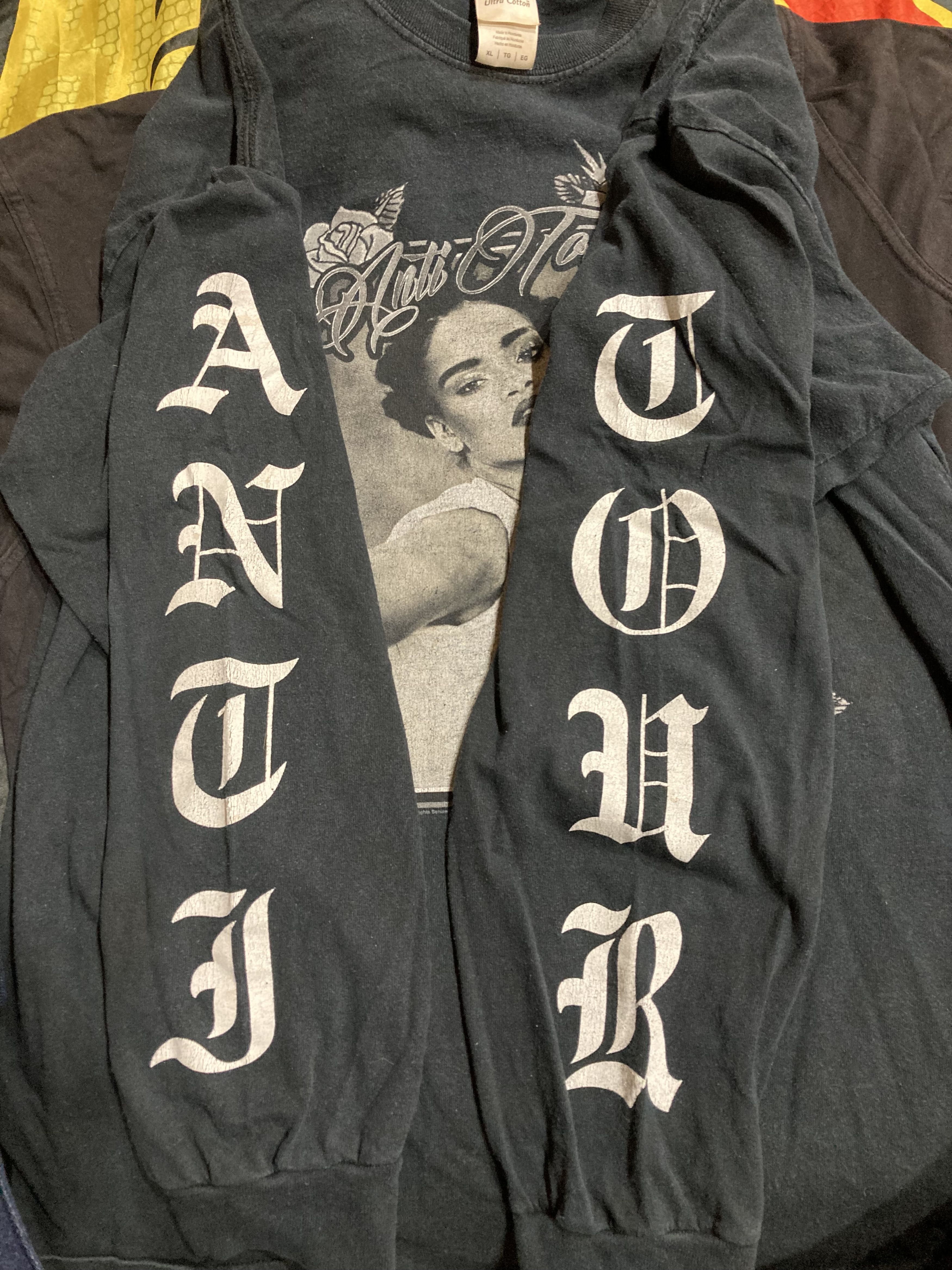 Band Tees Rihanna Anti World Tour 2016 Long Sleeve Graphic Tee Size US XL / EU 56 / 4 - 9 Thumbnail