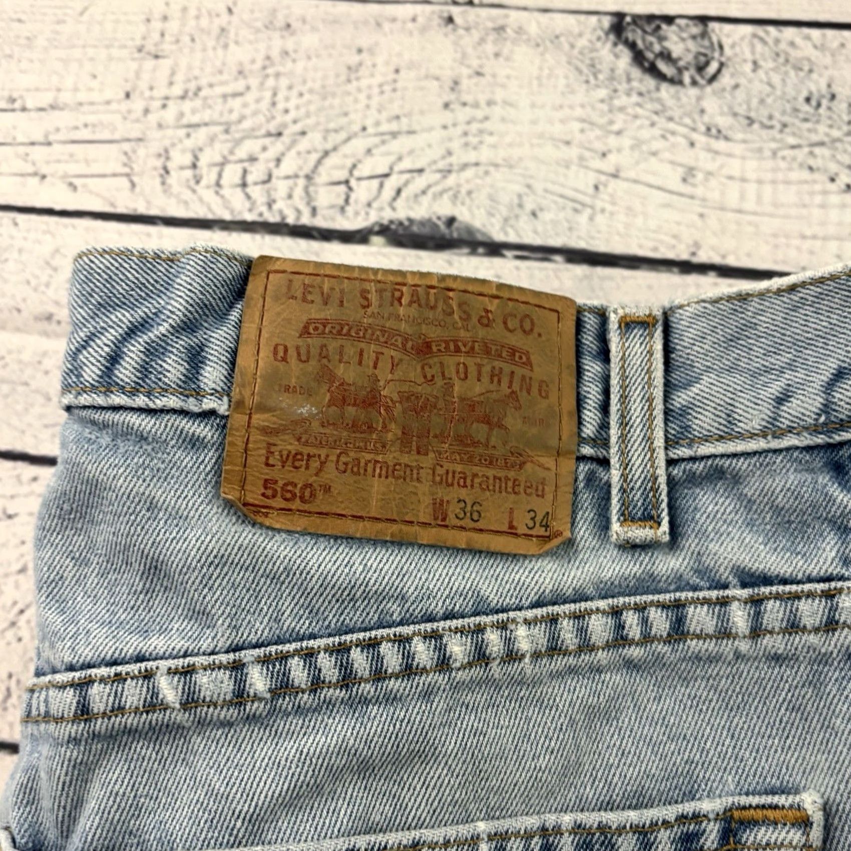 Levi's Vintage Levi's 560 Jeans Denim Blue 36x34 Mens Jeans Tapered Loose Fit 560 Levi's Blue Denim Jeans Mens 90s Size US 36 / EU 52 - 2 Thumbnail