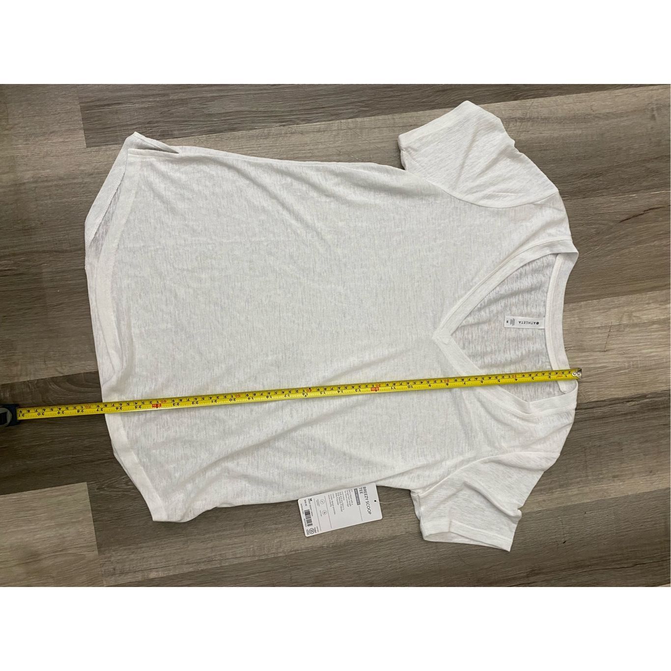 Athleta Athleta NWT BREEZY SCOOP V TEE in Bright White, Size Medium, Size M / US 6-8 / IT 42-44 - 6 Thumbnail