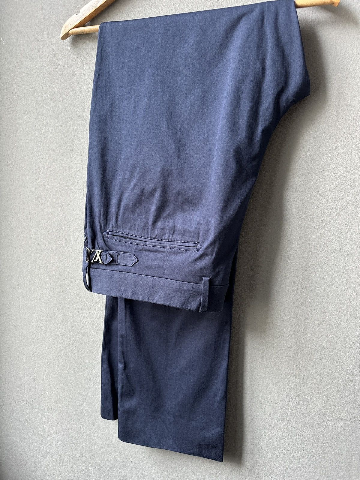 image of Louis Vuitton Rrp 1390€ Pants Chino Trousers Side Buckle Lv Metal Logo in Blue, Men's (Size 36)