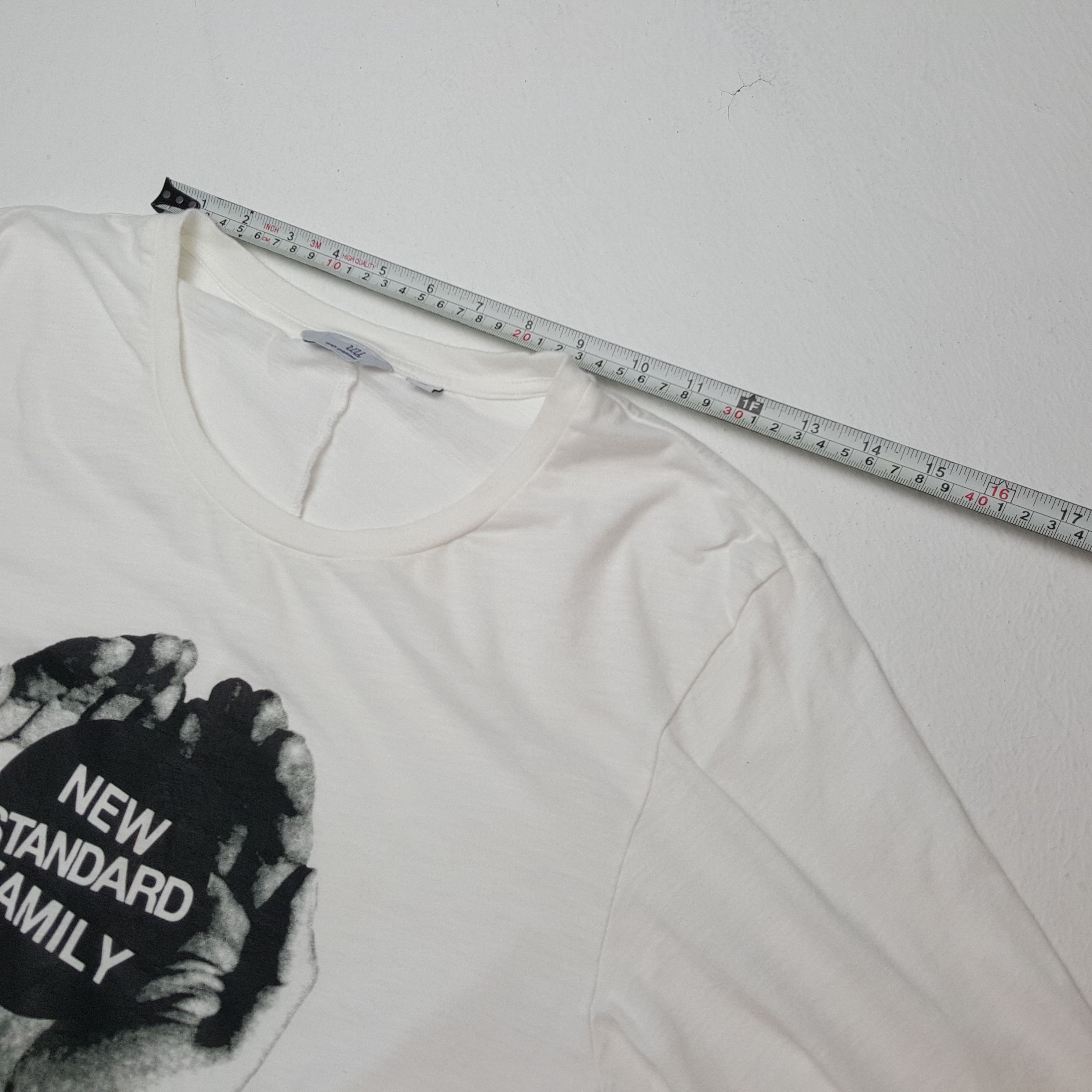 Undercover × Uniqlo UNIQLO UNDERCOVER Japanese Brand Streetwear Tshirt Size US M / EU 48-50 / 2 - 5 Thumbnail