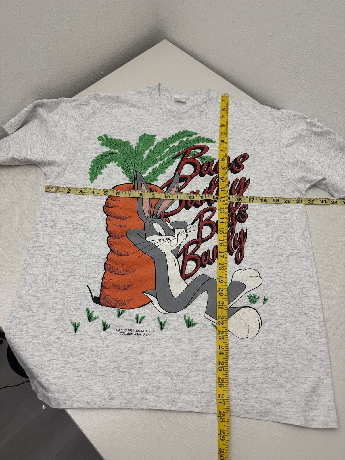 Warner Bros Vintage 90s Bugs Bunny Graphic TShirt Single Stitch 1994 Size US L / EU 52-54 / 3 - 6 Thumbnail