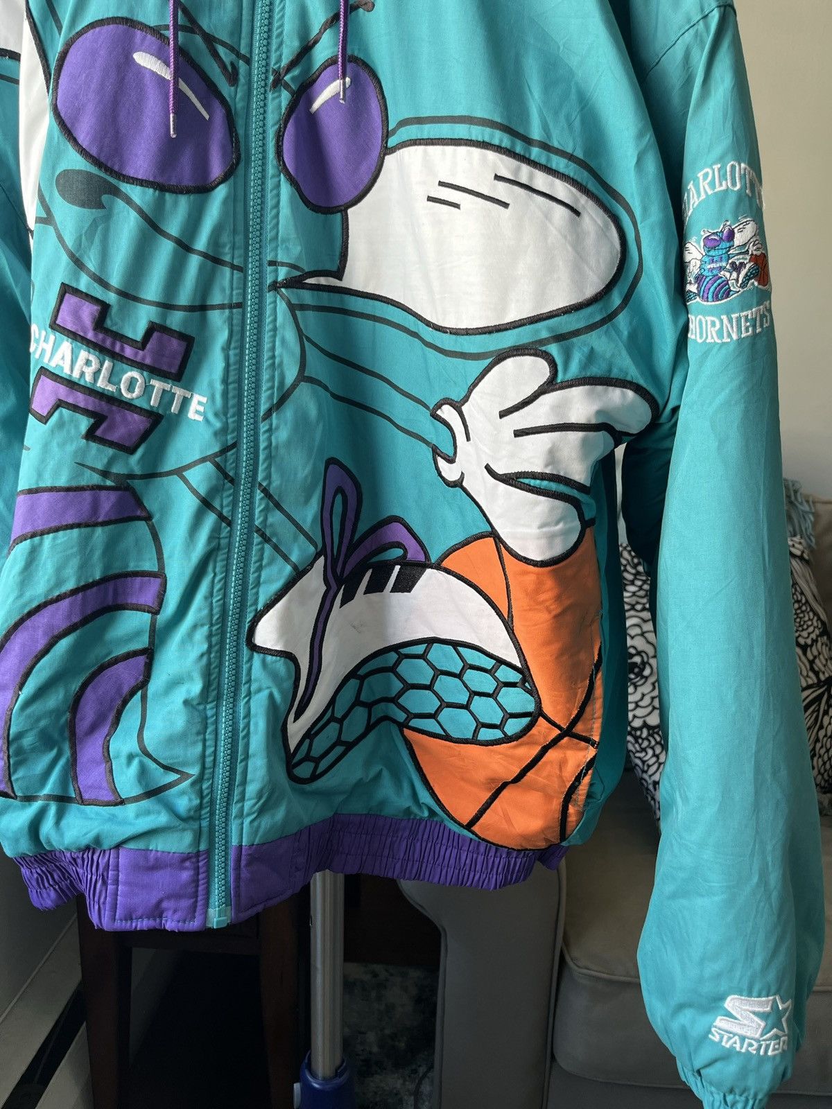 Starter VINTAGE Starter Charlotte Hornets Big Shot Jacket Size L Size US L / EU 52-54 / 3 - 2 Thumbnail