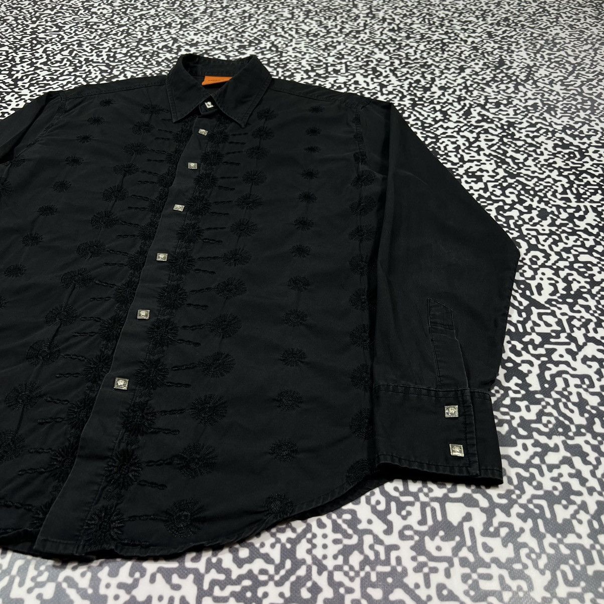 Versace RARE VERSACE DOLM Y2K Vintage Monogram Faded Luxury Shirt Size US XL / EU 56 / 4 - 11 Thumbnail