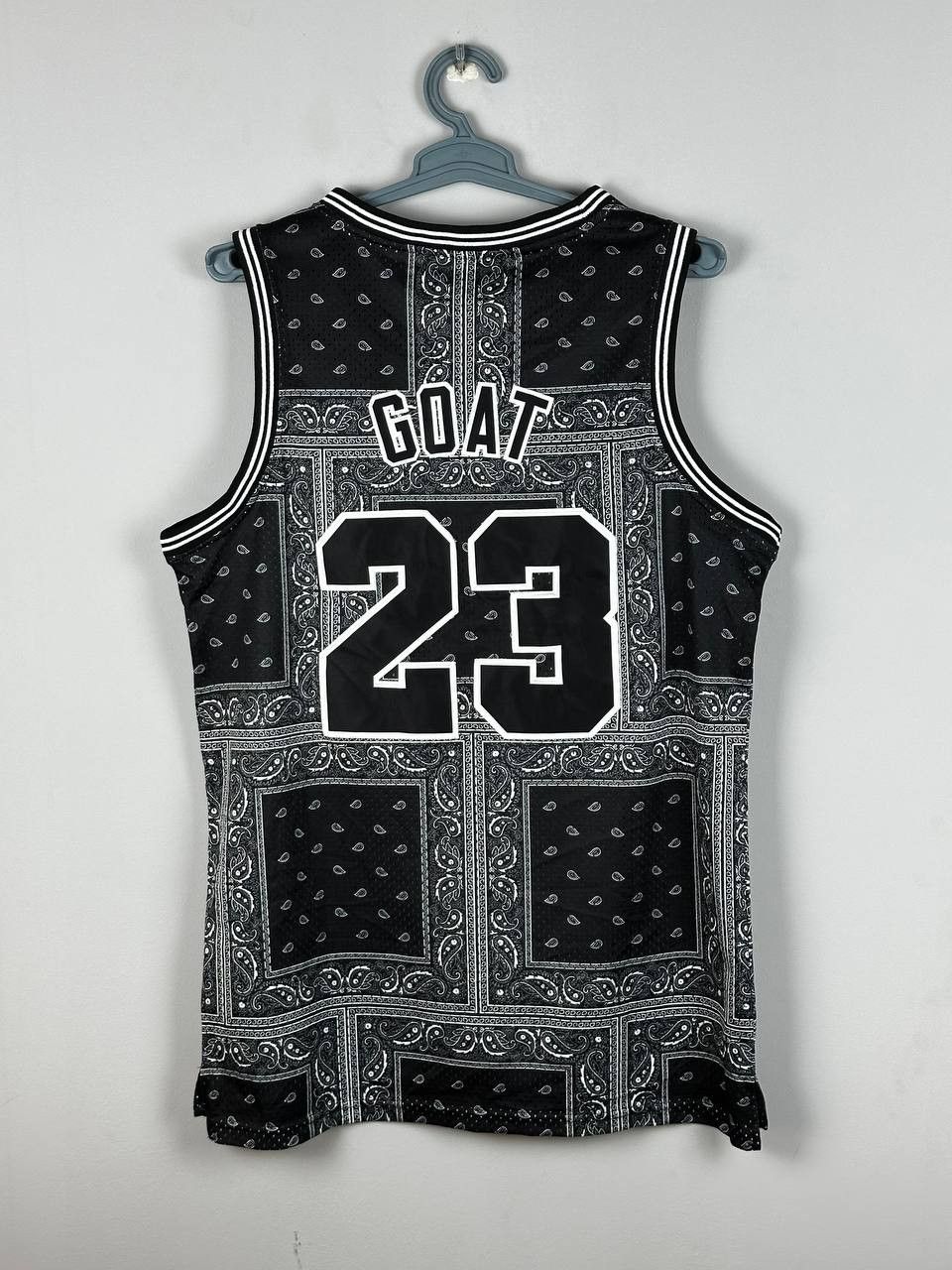 Other Illinois Goat 23 Bandana Print Basketball Jersey Size US XL / EU 56 / 4 - 7 Thumbnail