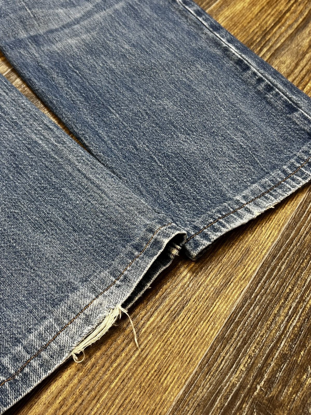 Gucci × Vintage Gucci Vintage Blue Washed Distressed Denim Pant Size US 34 / EU 50 - 10 Thumbnail