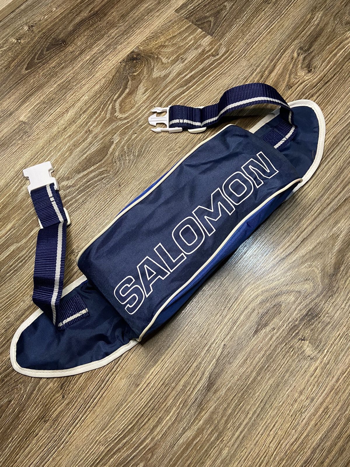 Outdoor Life x Salomon Vintage 90's Salomon Sling Retro Y2K Bumbag Bag Belt in Blue, Men's