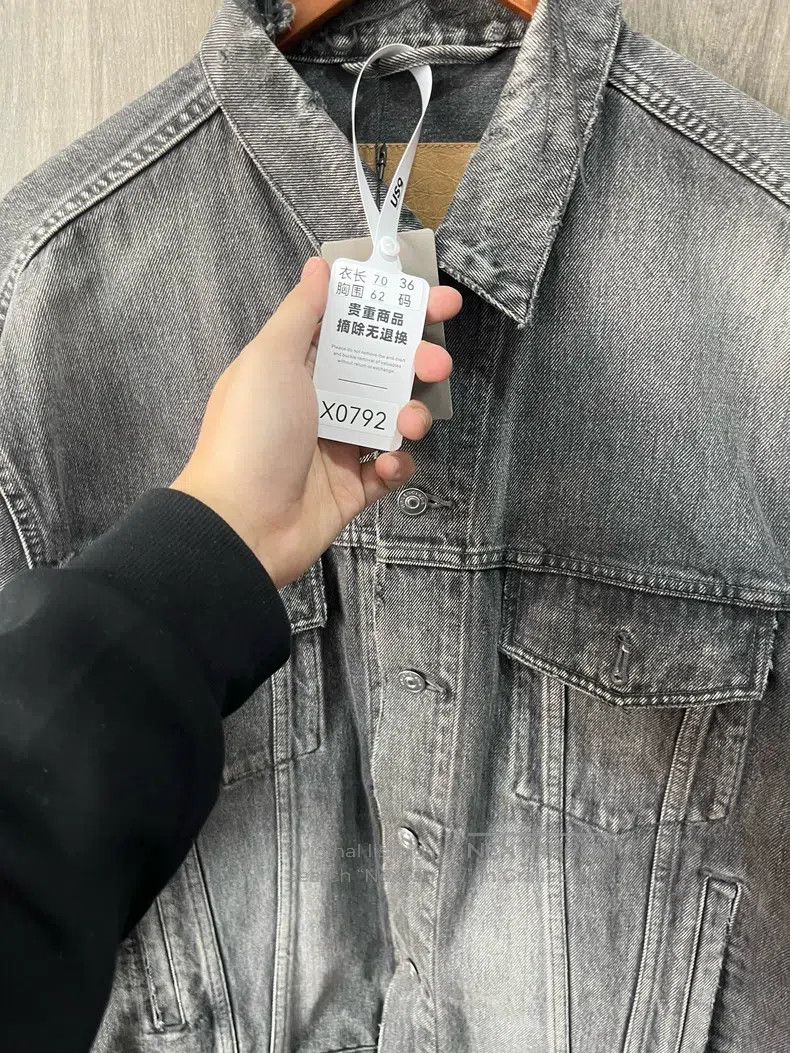 Balenciaga Balenciaga Letter print distressed denim jacket Size XS / US 0-2 / IT 36-38 - 9 Thumbnail