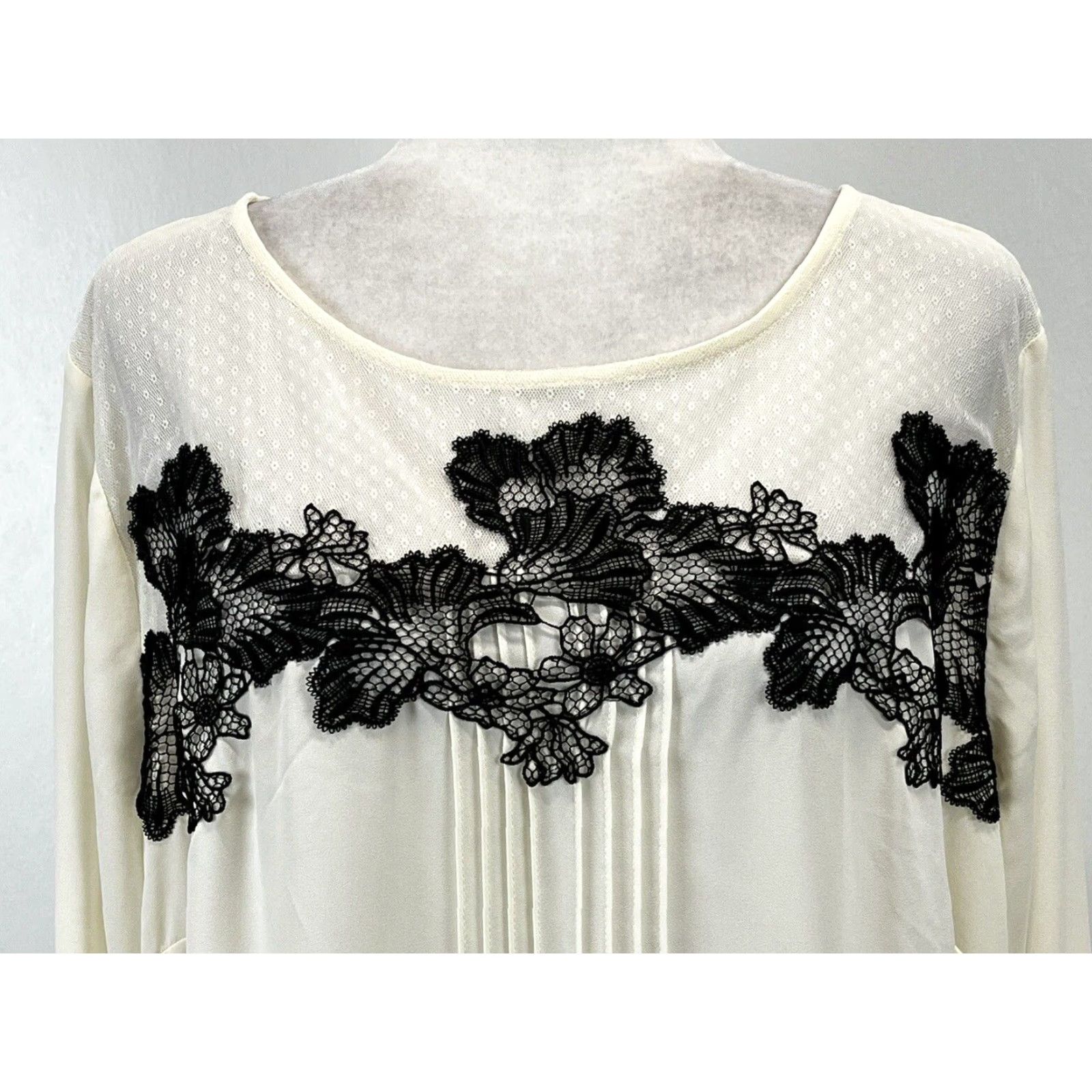 Talbots VINTAGE? Actually not vintage; Talbots Blouse 2X Plus Ivory Lace Trim Balloon Sleeve Pleated Women Shirt Size XXL / US 16-18 / IT 52-54 - 5 Thumbnail