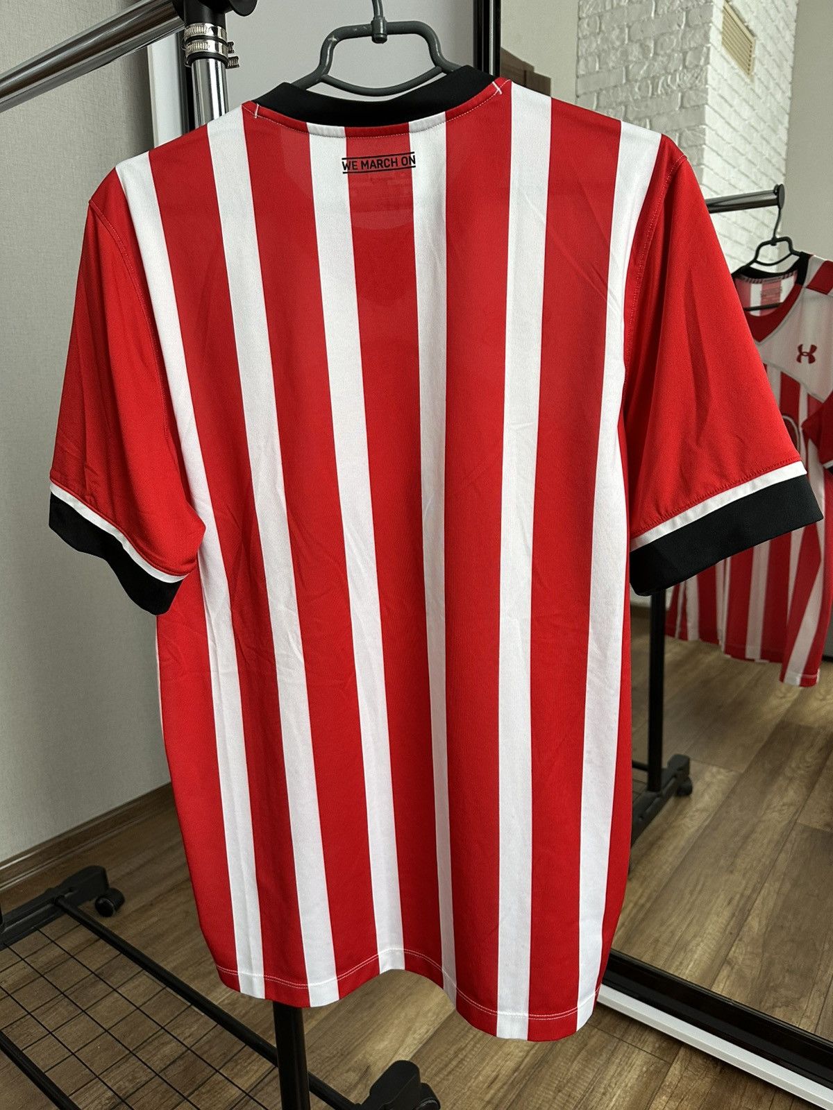 Under Armour 2016/2017 FC Southampton Under Armour Soccer Jersey T-Shirt Size US L / EU 52-54 / 3 - 4 Thumbnail