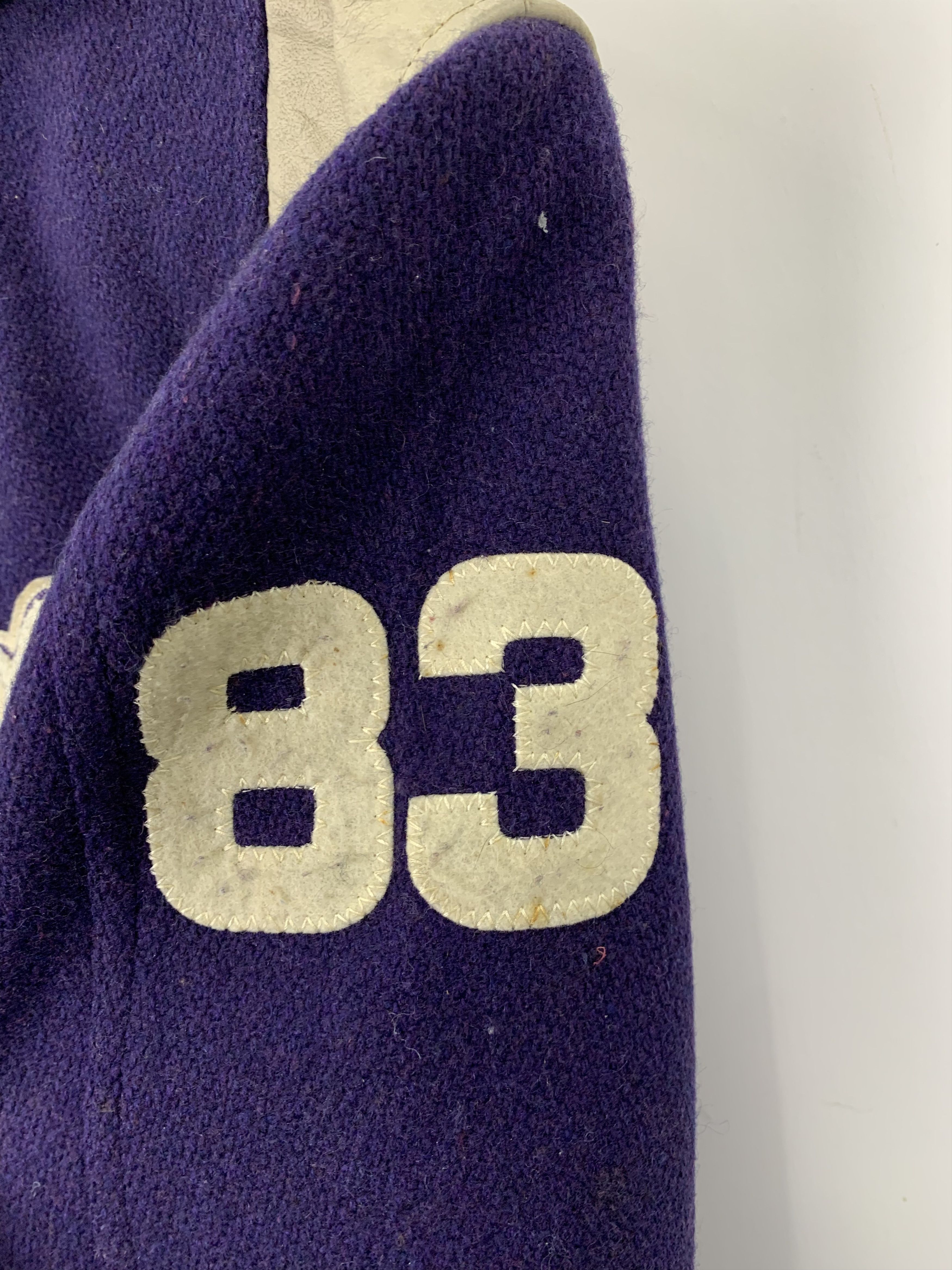 Vintage Vintage 80s Wool Leather Varsity Jacket Purple V0452 Size US M / EU 48-50 / 2 - 6 Thumbnail