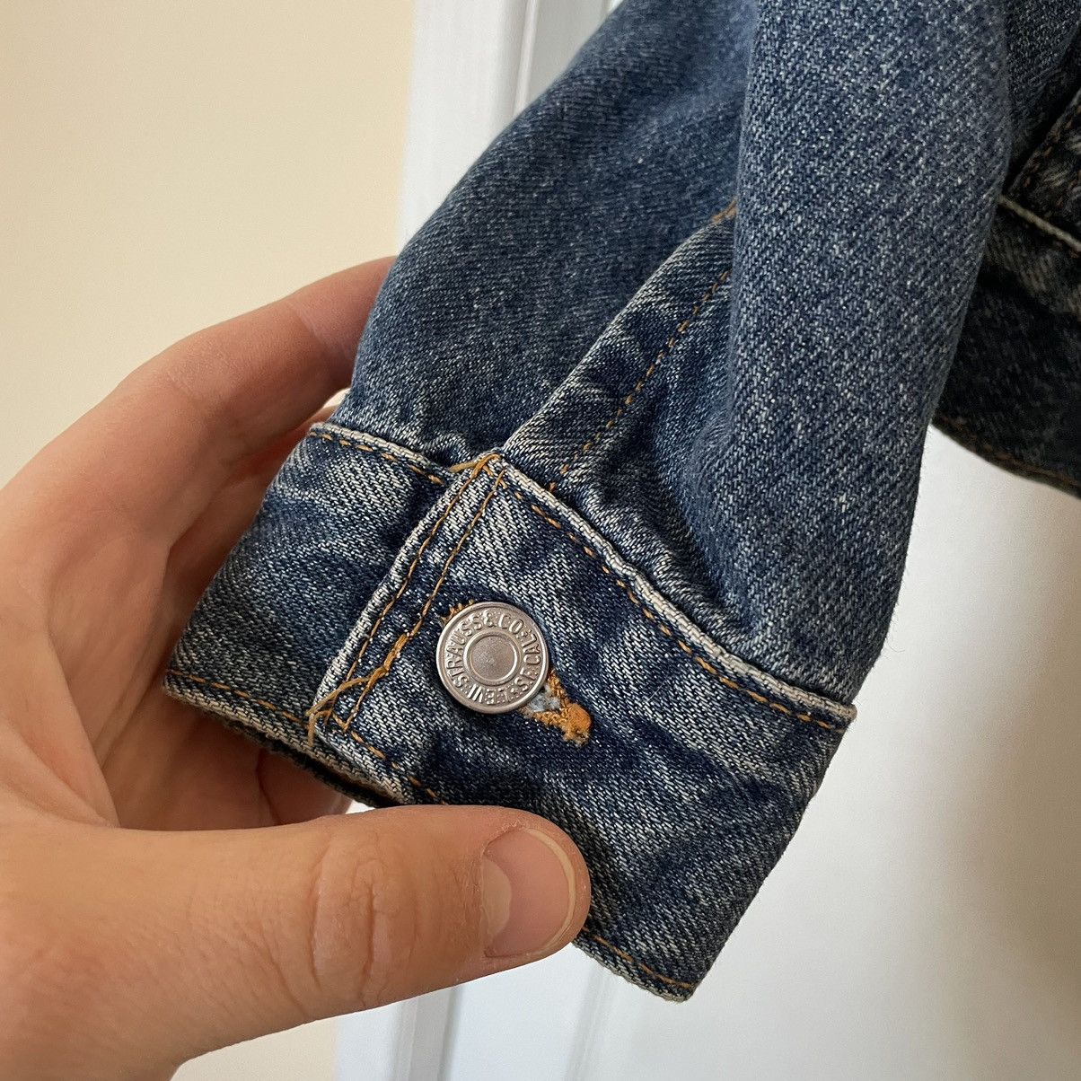 Levi's × Vintage distressed Oversized DENIM jacket Levis blue bomber jeans Size S / US 4 / IT 40 - 4 Thumbnail