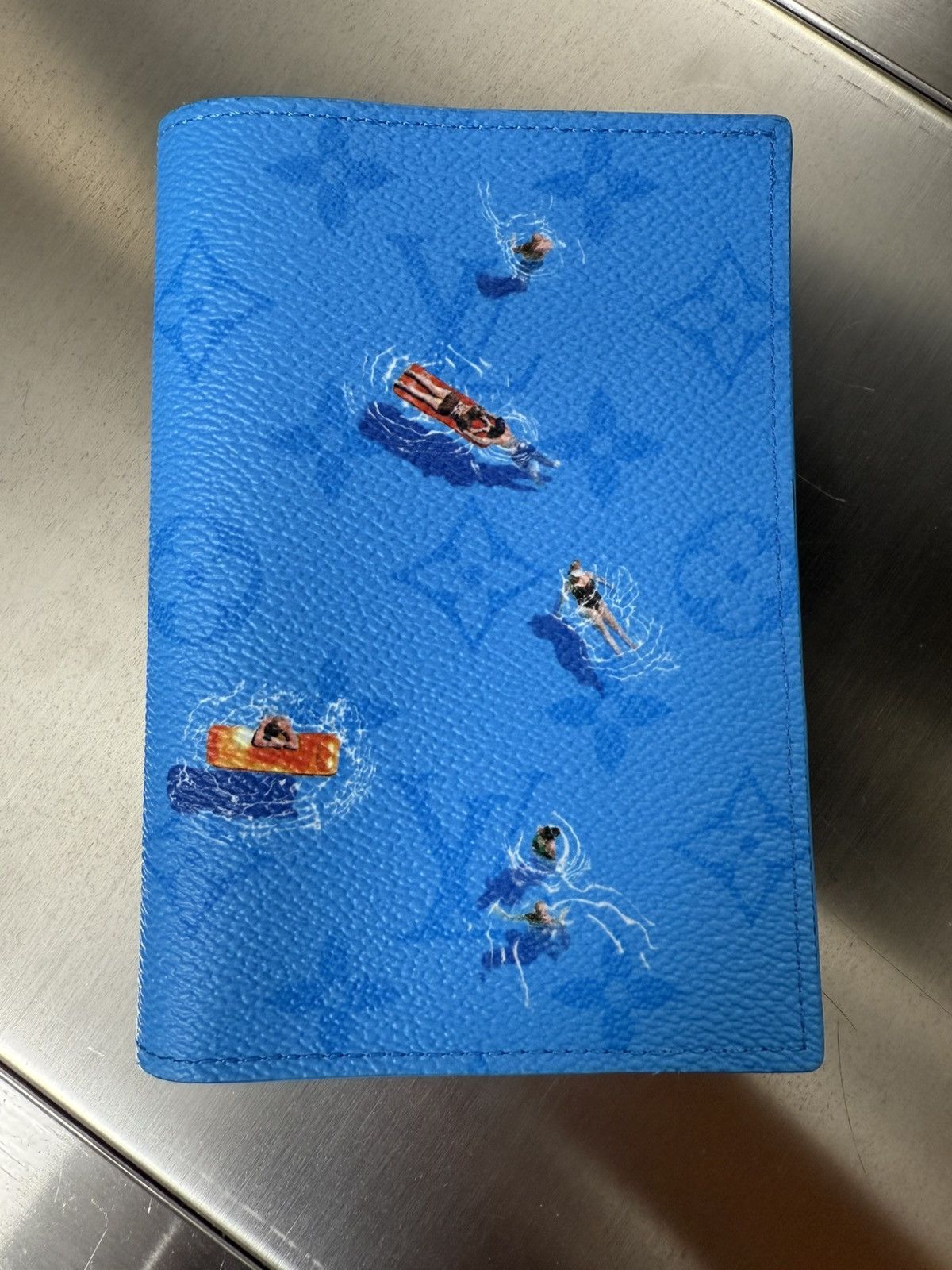 Louis Vuitton Louis Vuitton exclusive Swimming Print passport holder case Size ONE SIZE - 1 Thumbnail