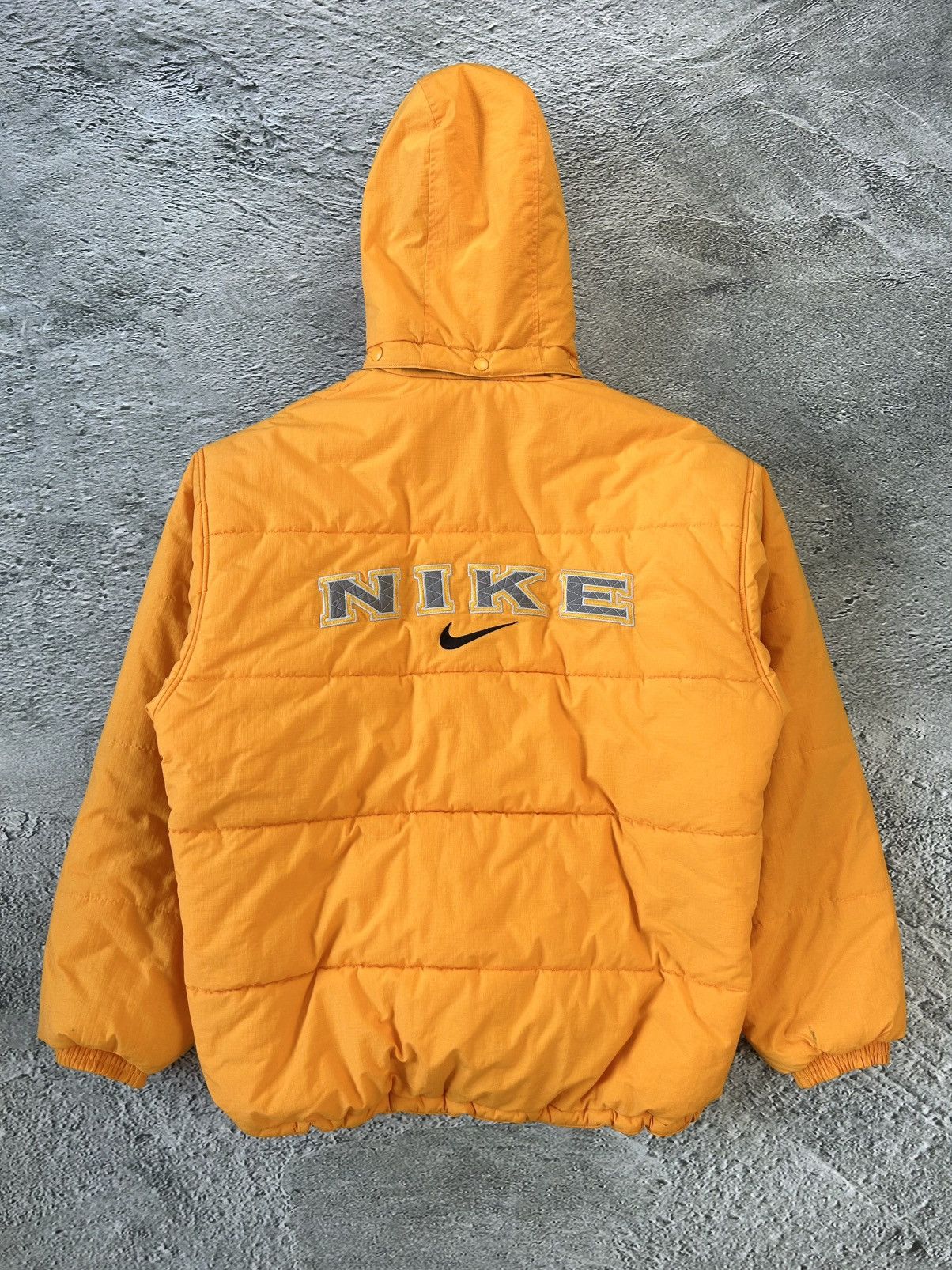 Nike × Vintage Nike vintage puffer jacket big logo 90s orange Size US L / EU 52-54 / 3 - 1 Thumbnail