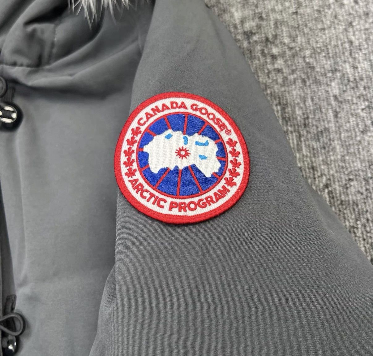 Canada Goose Canada Goose / Grey Button Parka Down Jacket K12 Size S / US 4 / IT 40 - 7 Thumbnail