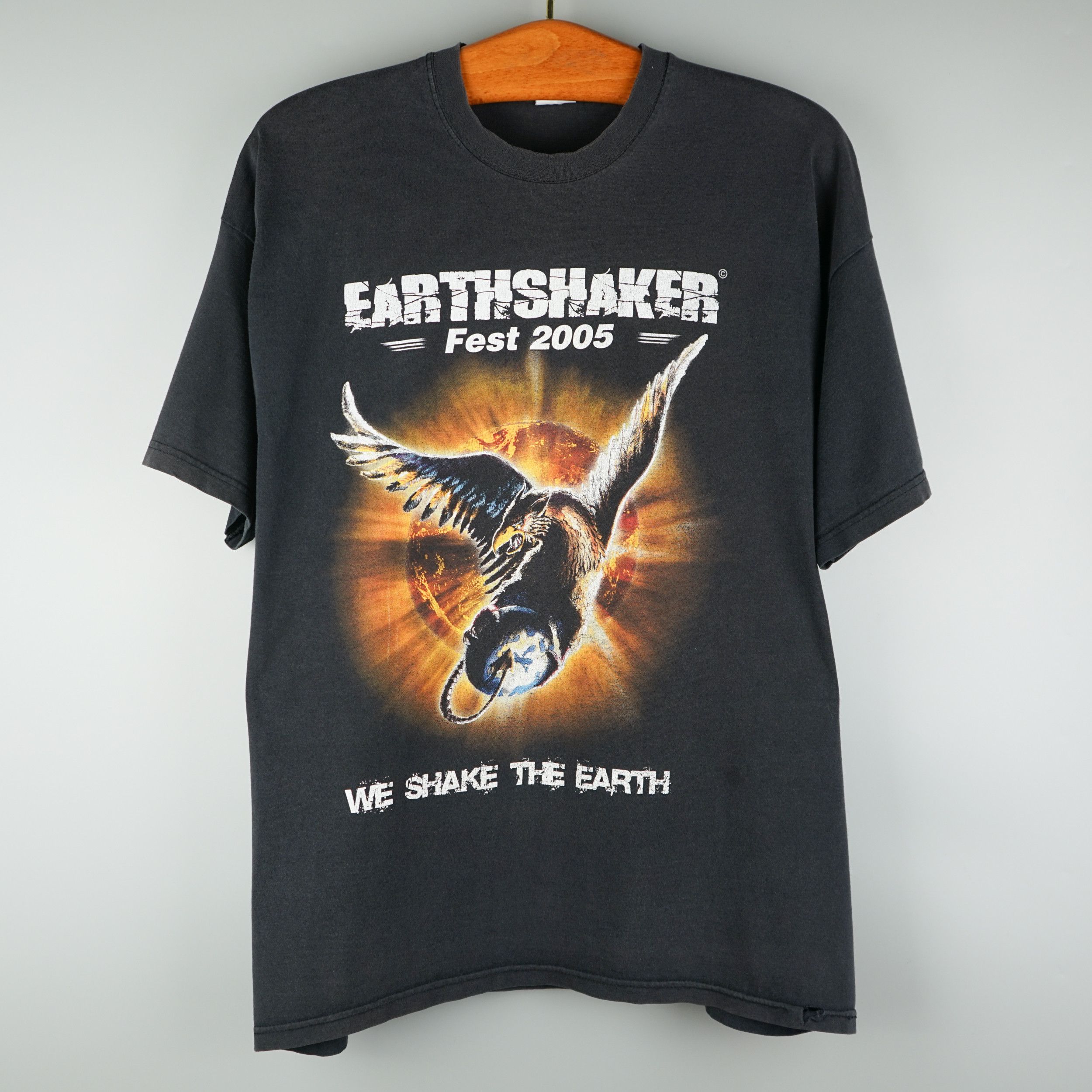 Band Tees × Vintage 2005 Manowar Dimmu Borgir Nightwish Festival Earthshaker Tee Size US XL / EU 56 / 4 - 1 Thumbnail