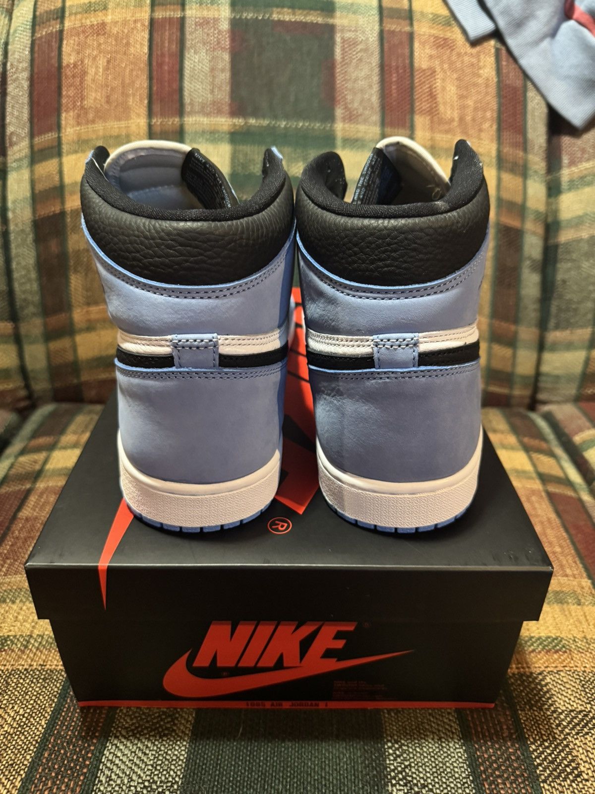 Nike Air Jordan 1 Retro High OG “ University Blue” Size US 11.5 / EU 44-45 - 4 Thumbnail