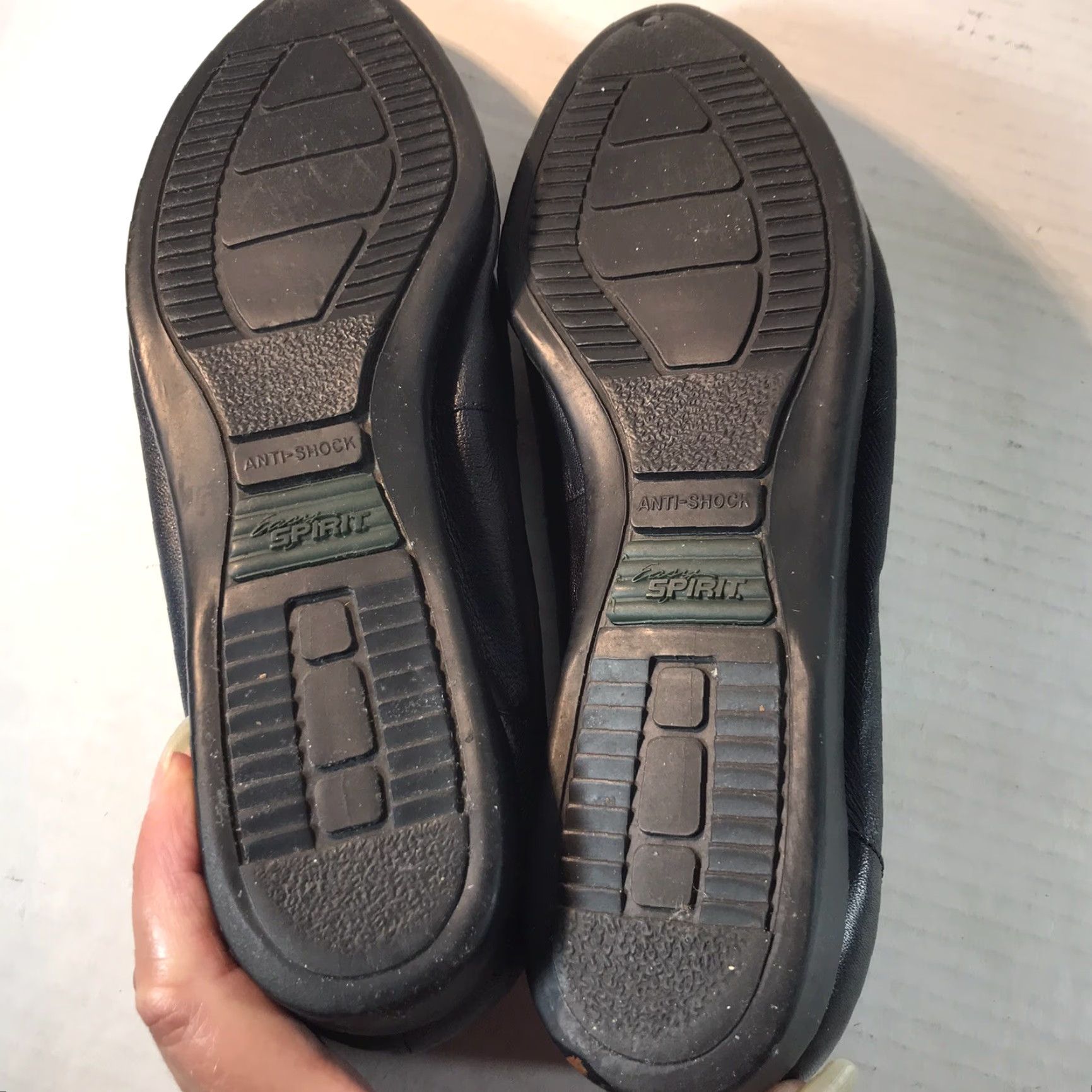 Vintage Easy Spirit Flats Women Size 7.5 Black Leather Slip-On Casual Comfort Shoes Size US 7.5 / IT 37.5 - 7 Thumbnail