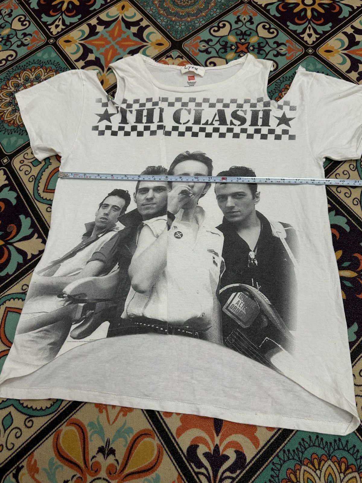 Band Tees Vintage The Clash By Lynx Distressed T Shirt Size US M / EU 48-50 / 2 - 6 Thumbnail
