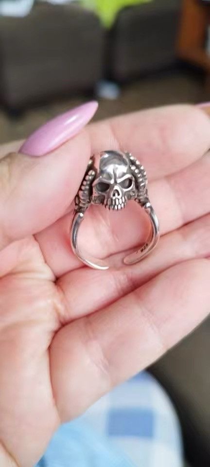 Jewelry Vintage Head Hugging Skull Adjustable Ring Size ONE SIZE - 5 Thumbnail