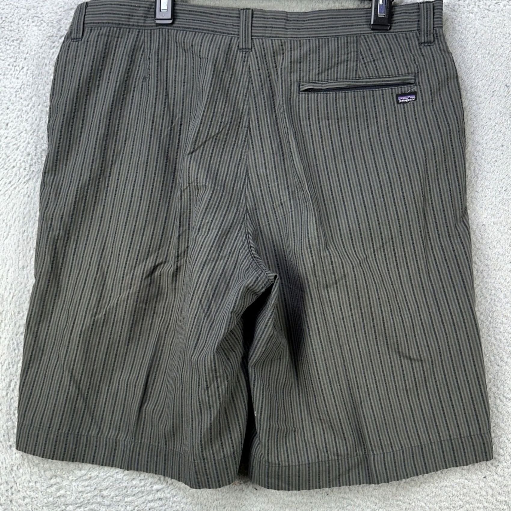 Patagonia Patagonia Mens Shorts Chino 35 Gray Seersucker Flat Front Pockets Cotton Polyester Vintage N/A Fashionable Outdoor Casual Size US 35 - 2 Thumbnail