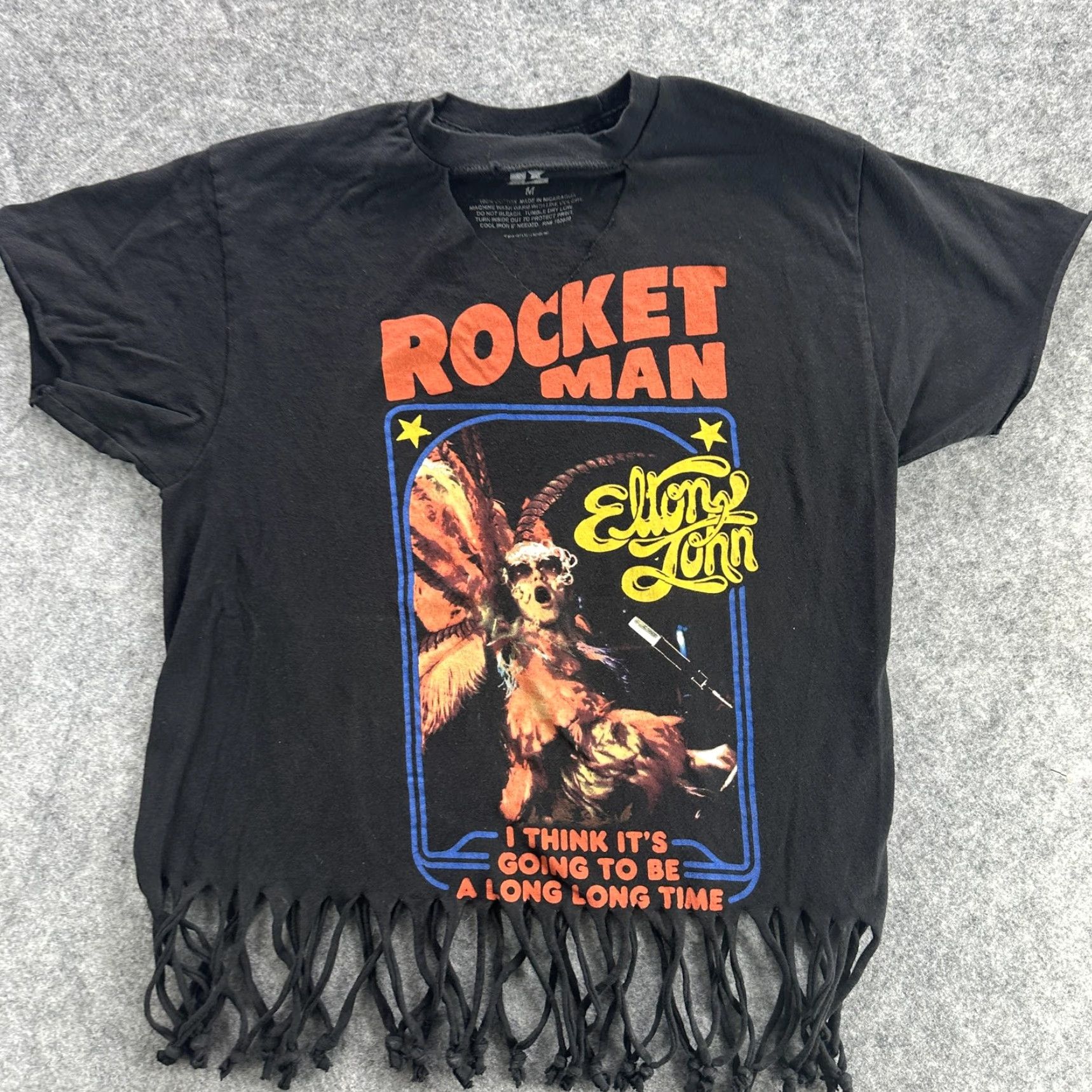 Etro VINTAGE Elton John Rocket Man T-Shirt Womens Medium Black Fringe Graphic Retro Music Festival Tee Size M / US 6-8 / IT 42-44 - 2 Thumbnail