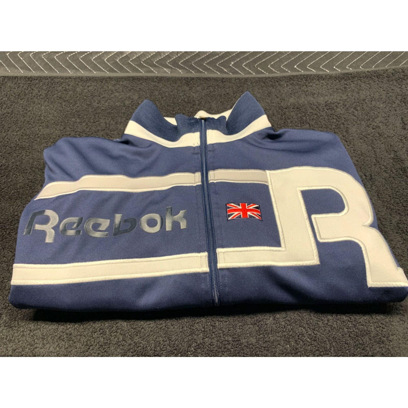 Reebok VINTAGE Reebok Classic Track Jacket British Flag Short Sleeve Full Zip Blue Mens Large Size US 33 - 1 Thumbnail