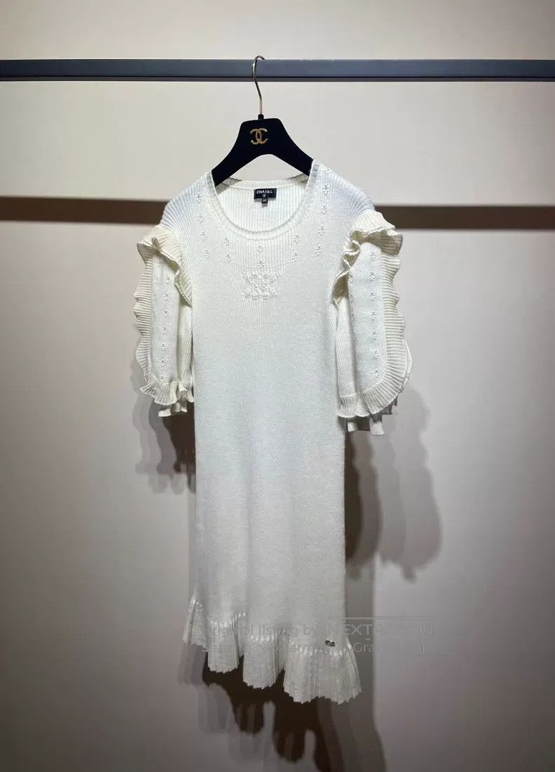 Chanel Chanel Knitted dress with ruffled dot sleeves Size S / US 4 / IT 40 - 4 Thumbnail