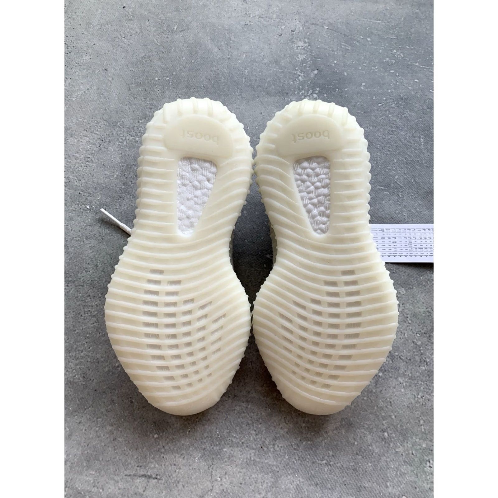 Adidas ADIDAS YEEZY 350 V2 BONE SNEAKERS BOOST US 4 UK 3.5 EUR 36 Men Sneaker Size US 5 / EU 37 - 6 Thumbnail