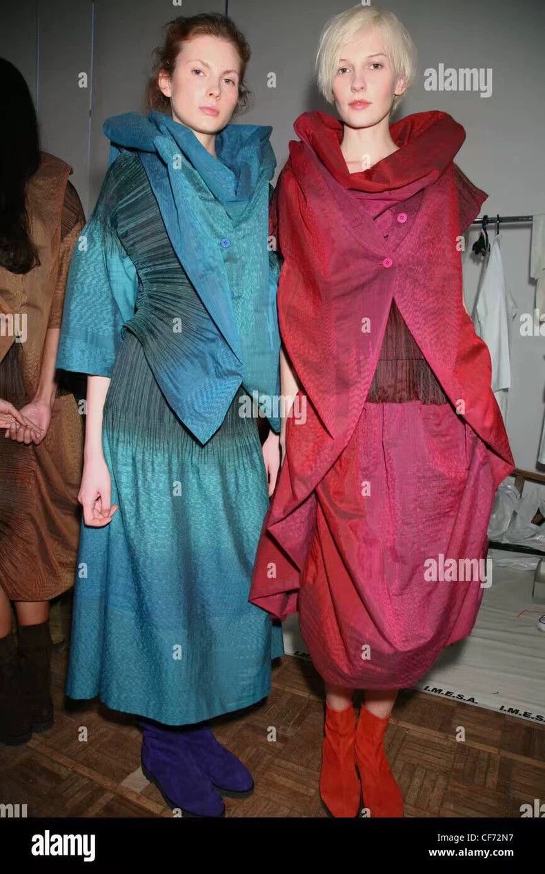 Issey Miyake Issey Miyake Blue-green cocoon-shaped pleated top Size M / US 6-8 / IT 42-44 - 5 Thumbnail
