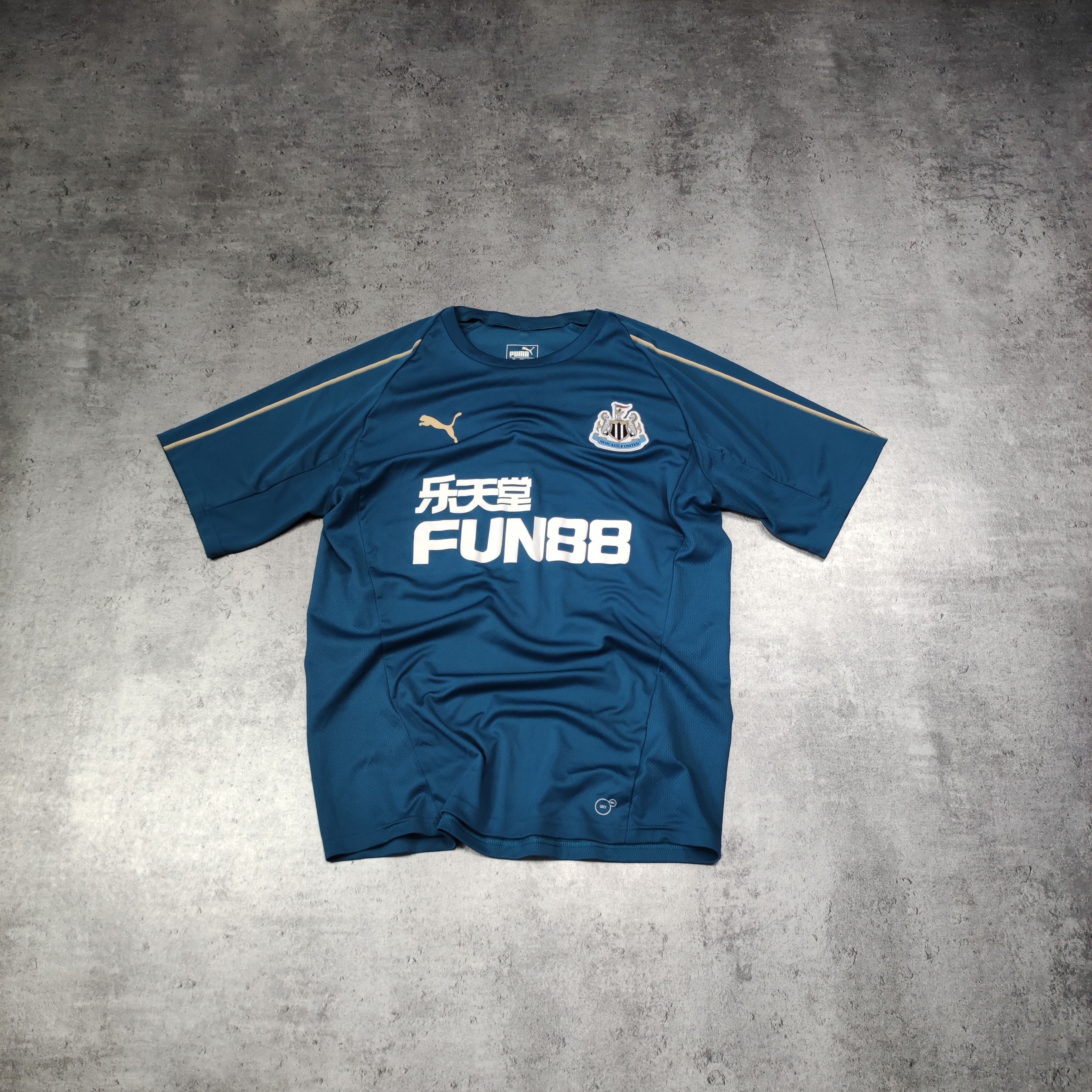 Puma Puma x Newcastle United Football Soccer Training Jersey Size US L / EU 52-54 / 3 - 1 Thumbnail