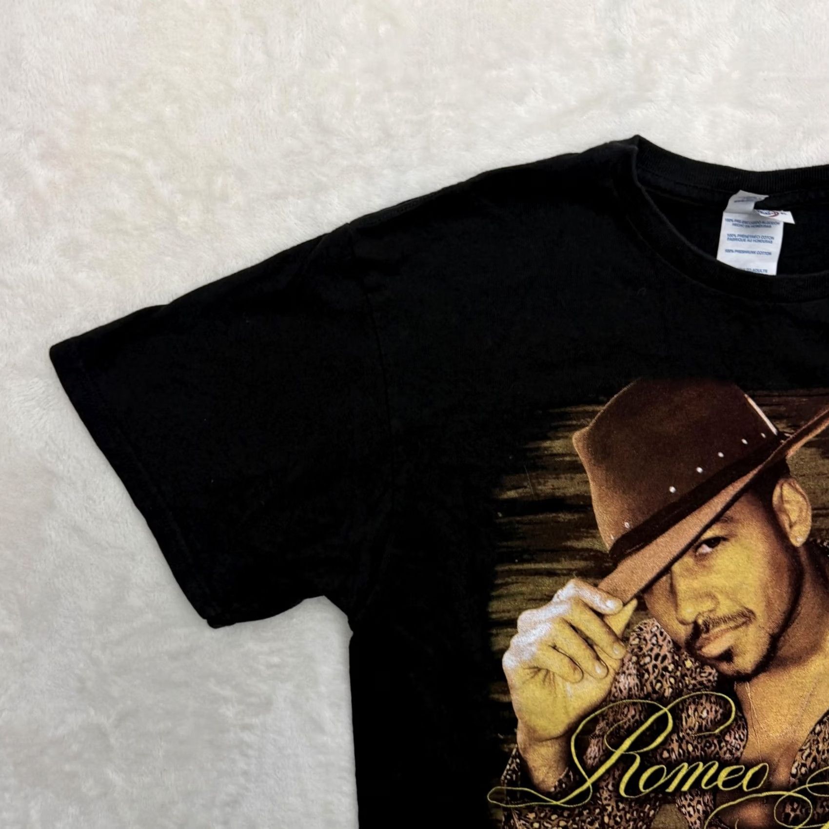 Vintage Romeo Santos Golden Tour 2018 Shirt Mens Medium Black Delta Pro Weight Concert Collection Graphic Print Crew Neck T-Shirt Music Tour Size US M / EU 48-50 / 2 - 6 Thumbnail