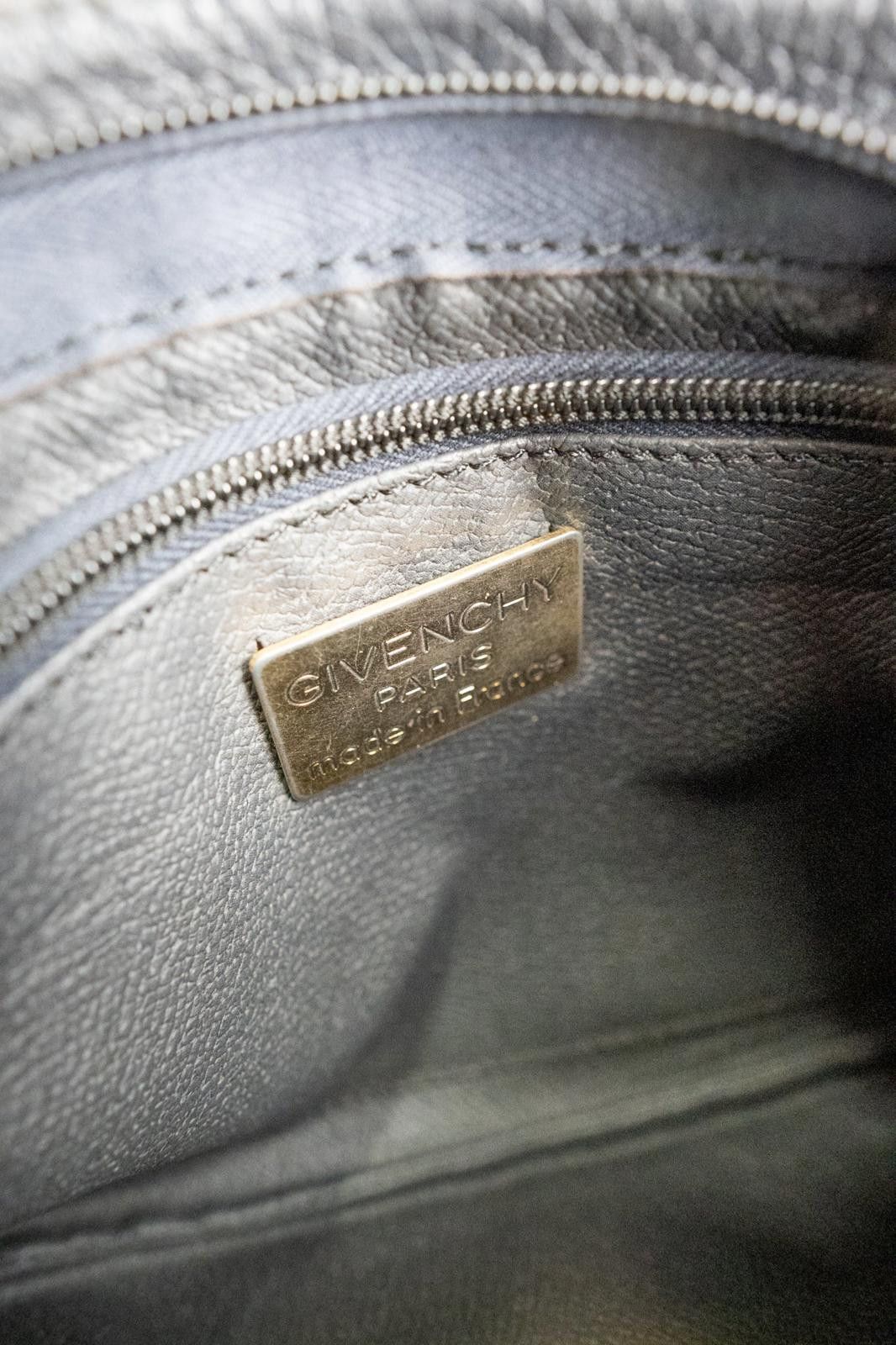 Givenchy 00's Givenchy Pebbled Leather 4G Panel Cross Body Bag Size ONE SIZE - 6 Thumbnail