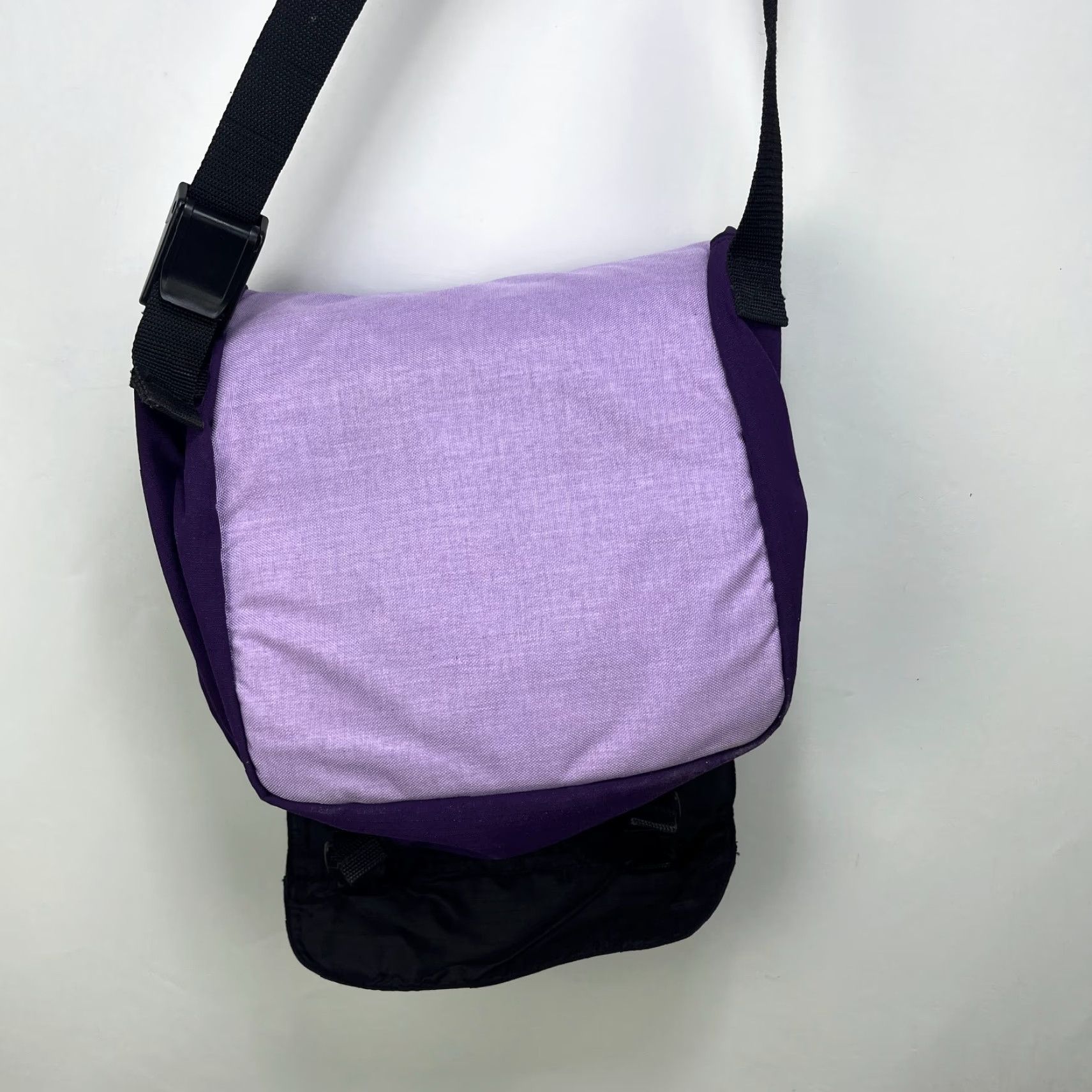 Jansport VINTAGE Jansport 90s Leather Nylon Crossbody Satchel Bag Mens Purple Canvas Zip Bag Travel Casual - 90s Theme, Jeans? Size ONE SIZE - 5 Thumbnail