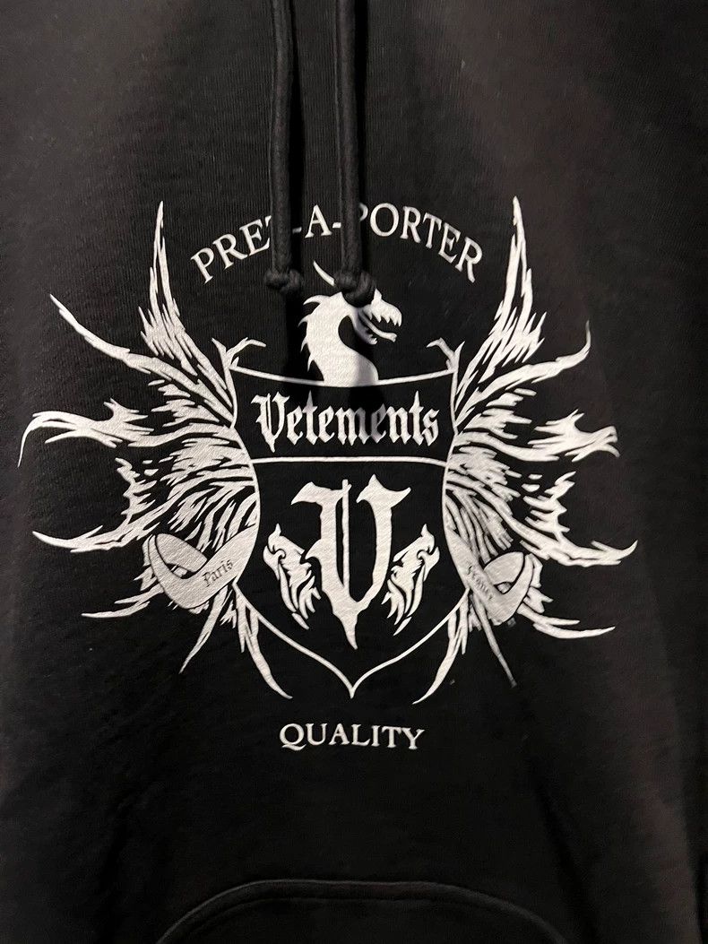 Vetements Vetements Sanskrit Dragon Pattern Graffiti Hoodie Size US S / EU 44-46 / 1 - 3 Thumbnail