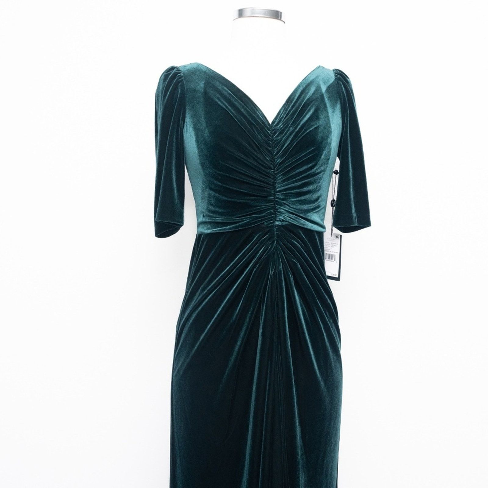 Adrianna Papell Adrianna Papell. Shirred Velvet Gown. Size XS / US 0-2 / IT 36-38 - 8 Thumbnail