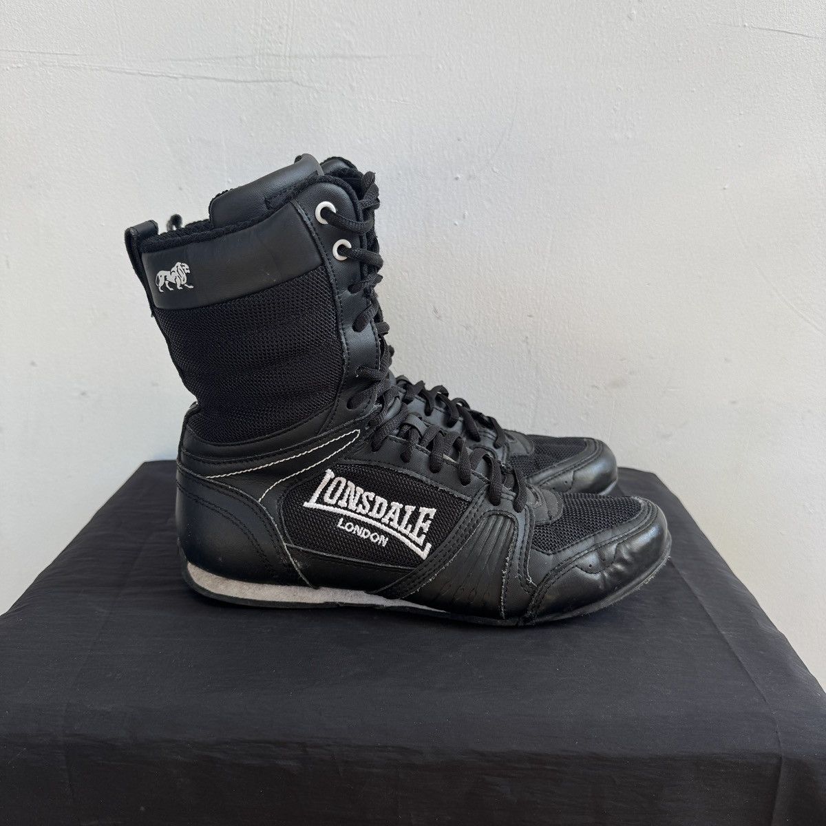 Lonsdale Lonsdale black high lace up boxing wrestling boots Size US 7.5 / IT 37.5 - 1 Thumbnail