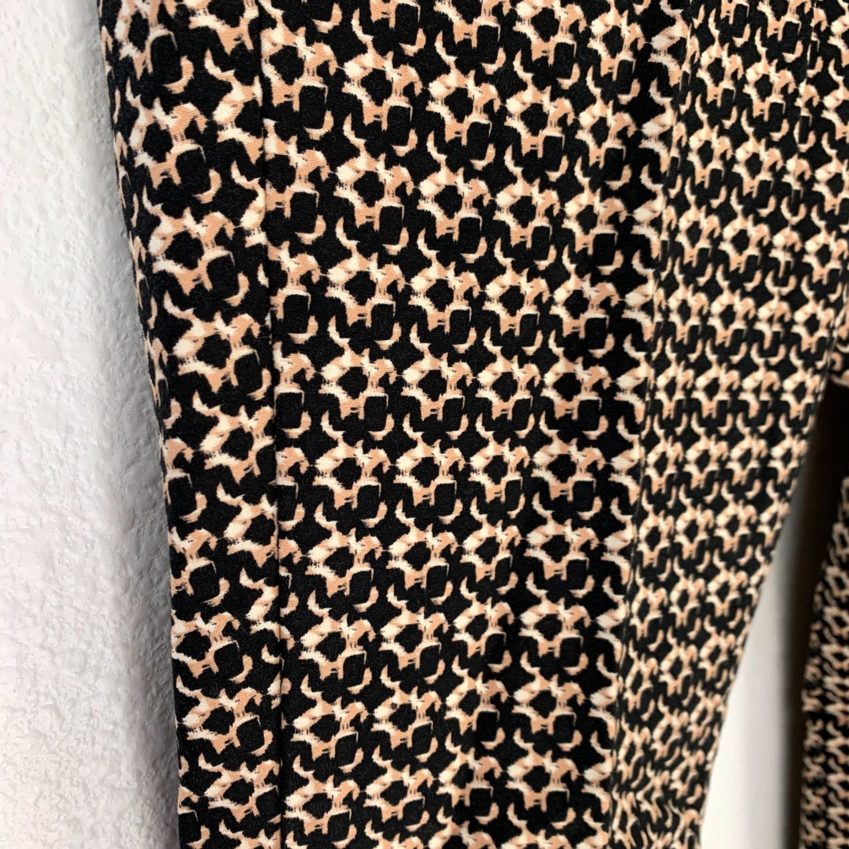 Cynthia Rowley Cynthia Rowley Abstract Geometric Stretch Skinny Pants 0 Black Multicolor - Dress Pants, Work, Casual, Formal Women Skinny Inseam 27.25in Size 25" / US 0 / IT 36 - 3 Thumbnail
