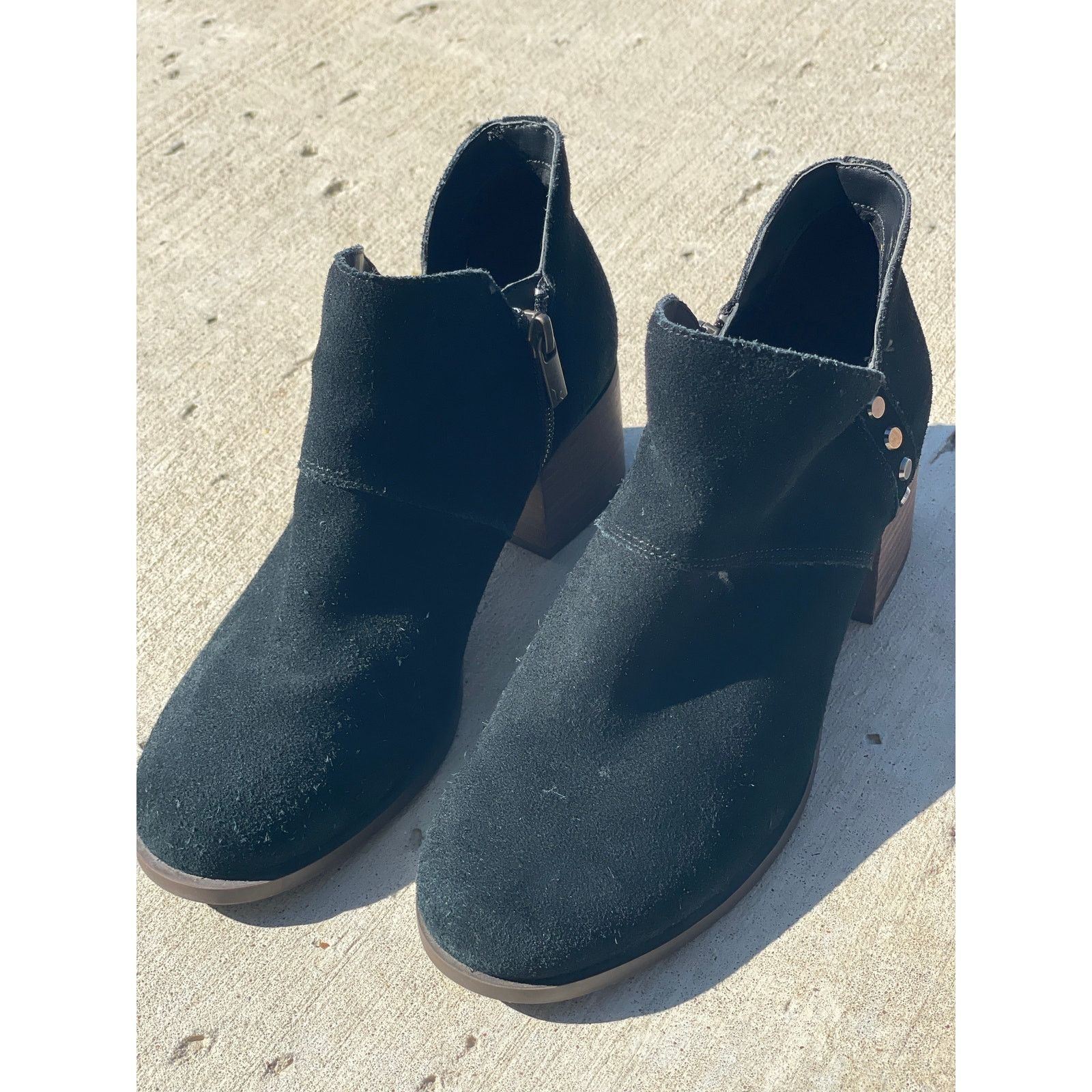 Koolaburra Koolaburra by UGG Sofiya Black Suede Studded ankle boot 6 Size US 6 / IT 36 - 1 Thumbnail