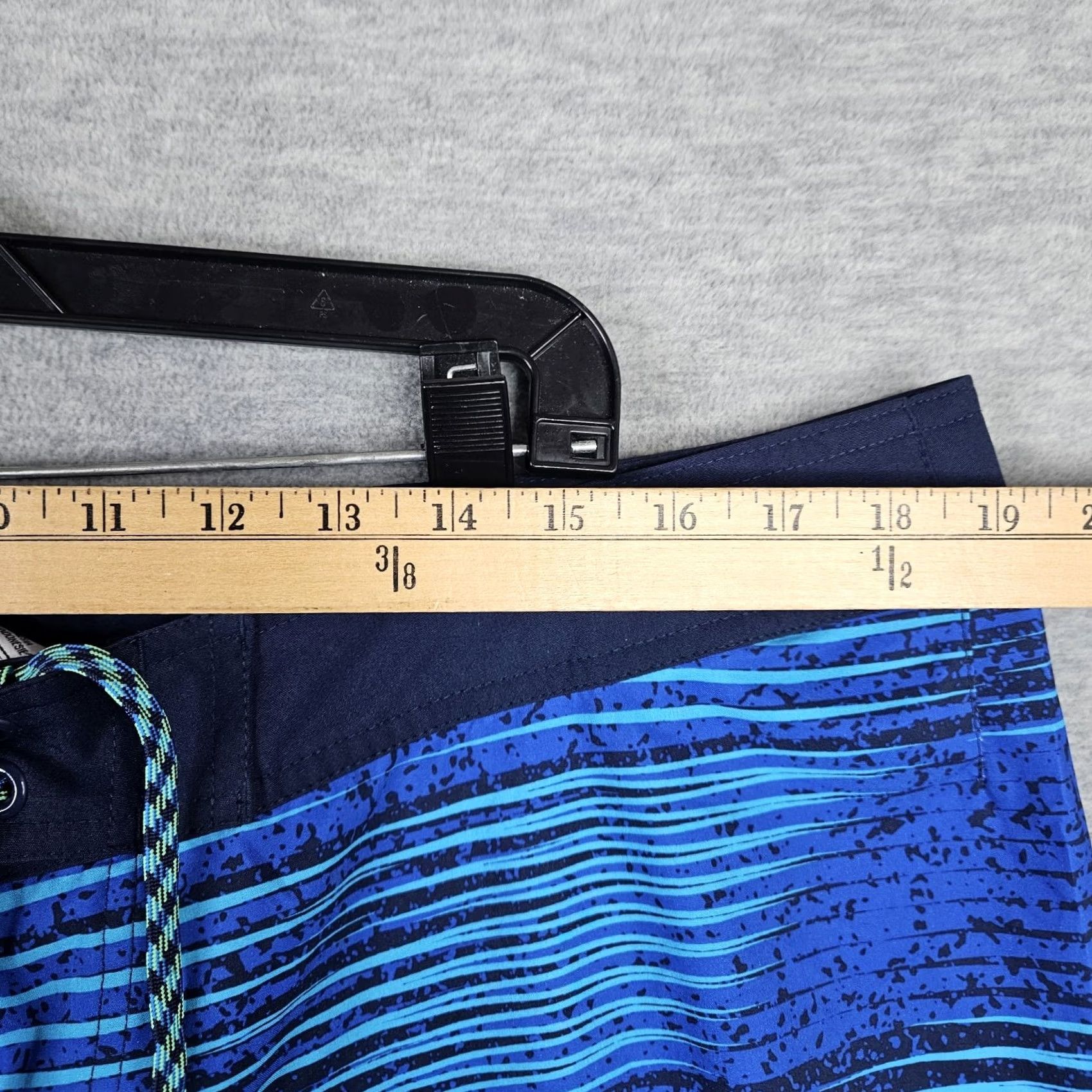 Nike Nike Men Size 38 Multicolor Striped Drawstring Swim Trunks Bottom Nike Mens Shorts Beach Surfing Recreational 90s? Size ONE SIZE - 3 Thumbnail
