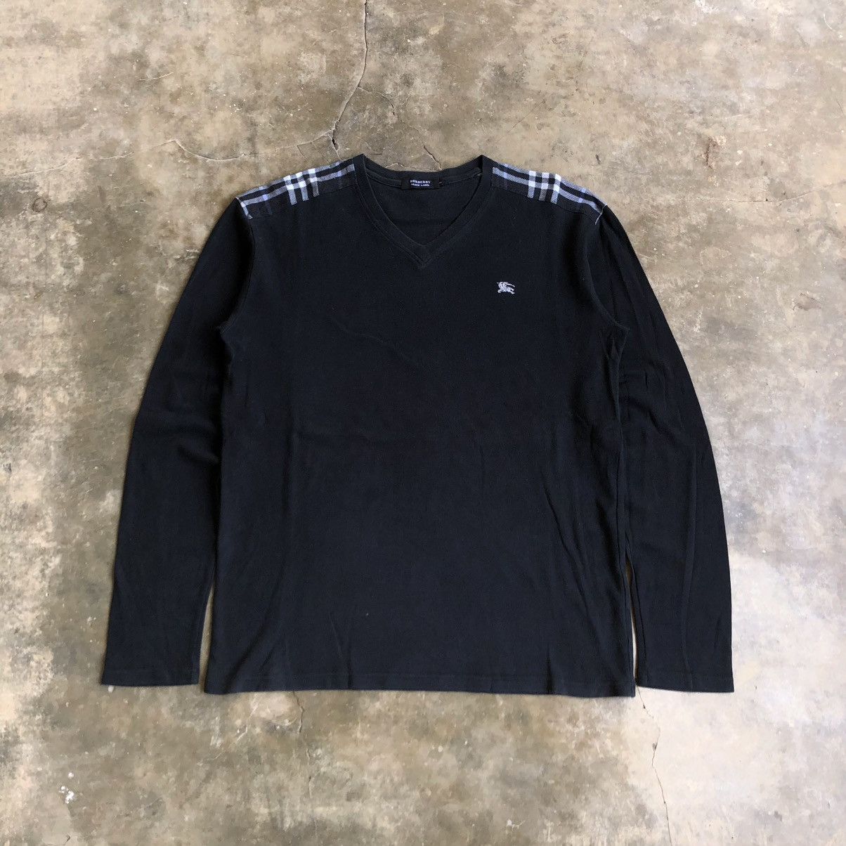 Burberry Vintage Burberry Black Label V Neck Longslevee Black Luxury Size US L / EU 52-54 / 3 - 1 Thumbnail