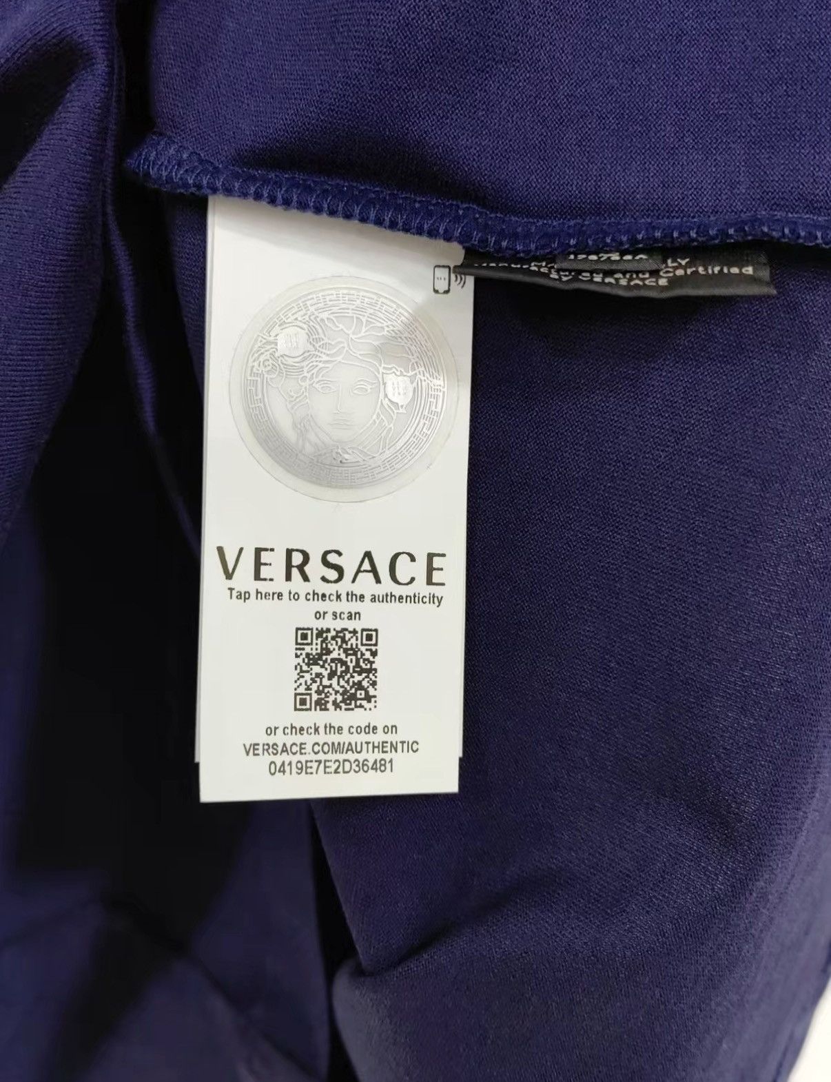 Versace VERSACE Embroidered Short Sleeve T-shirt J30 Size US XS / EU 42 / 0 - 7 Thumbnail