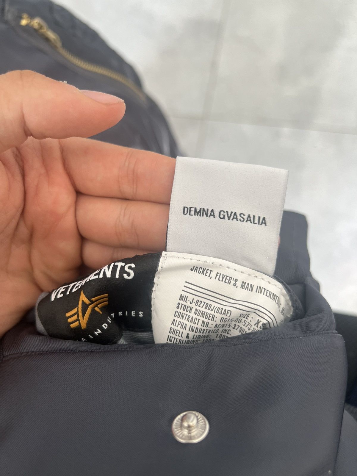 Alpha Industries × Vetements Vetements x Alpha SS18 reversible emoji bomber Size US XS / EU 42 / 0 - 10 Thumbnail