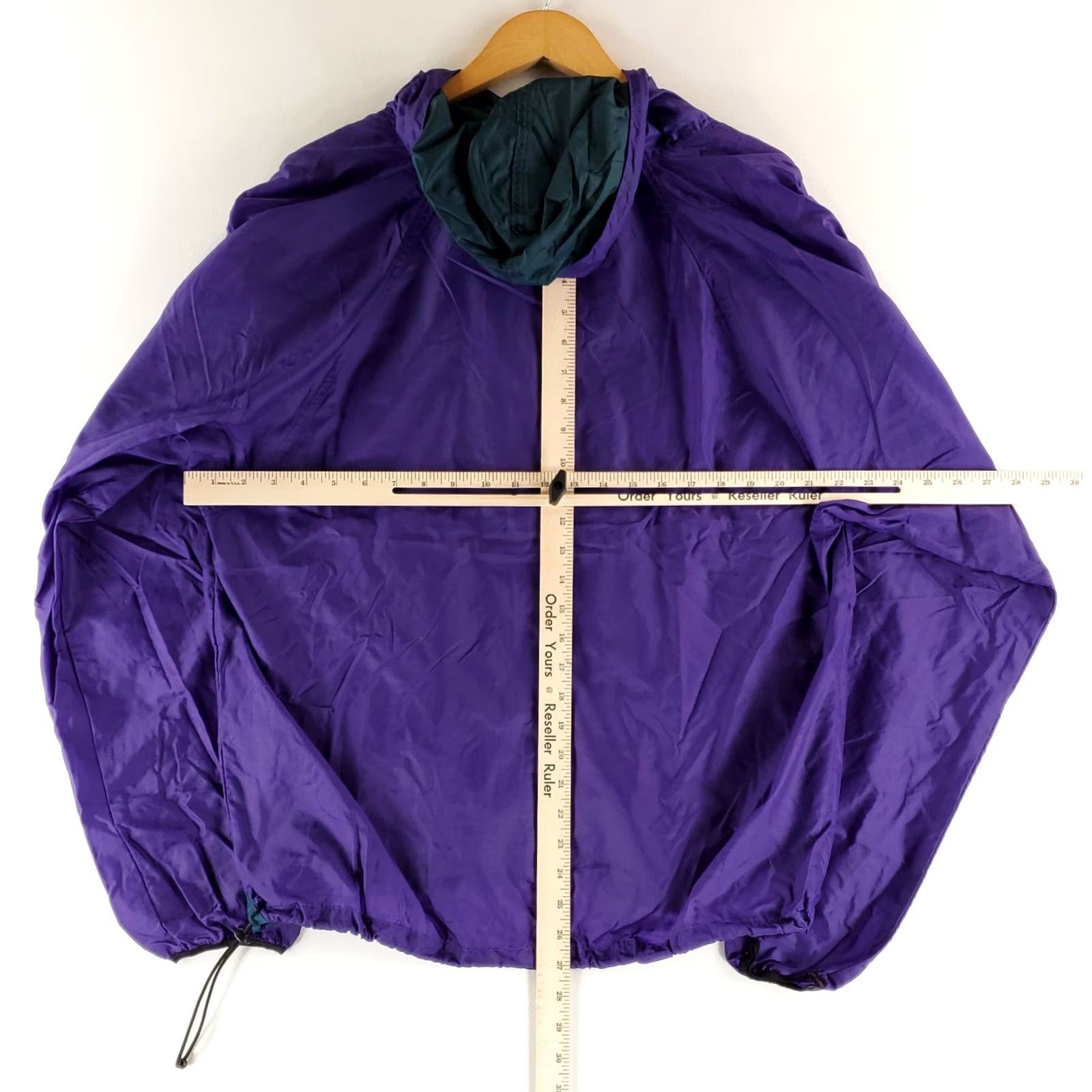 Helly Hansen VINTAGE Helly Hansen Windbreaker Jacket Nylon Purple Mens M Full Zip Hooded 90s Jacket Mens M Size US M / EU 48-50 / 2 - 7 Thumbnail