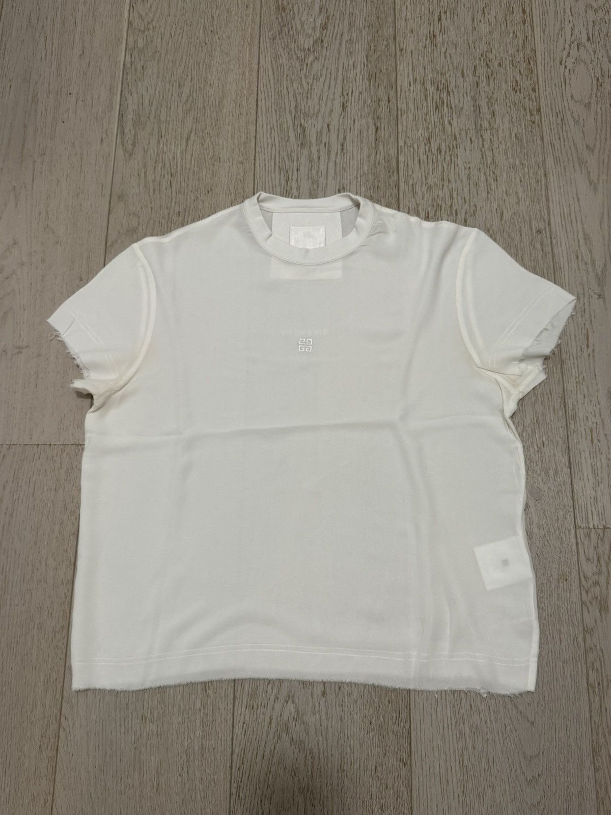 Givenchy White givenchy t-shirt - SILK Size US XS / EU 42 / 0 - 3 Thumbnail
