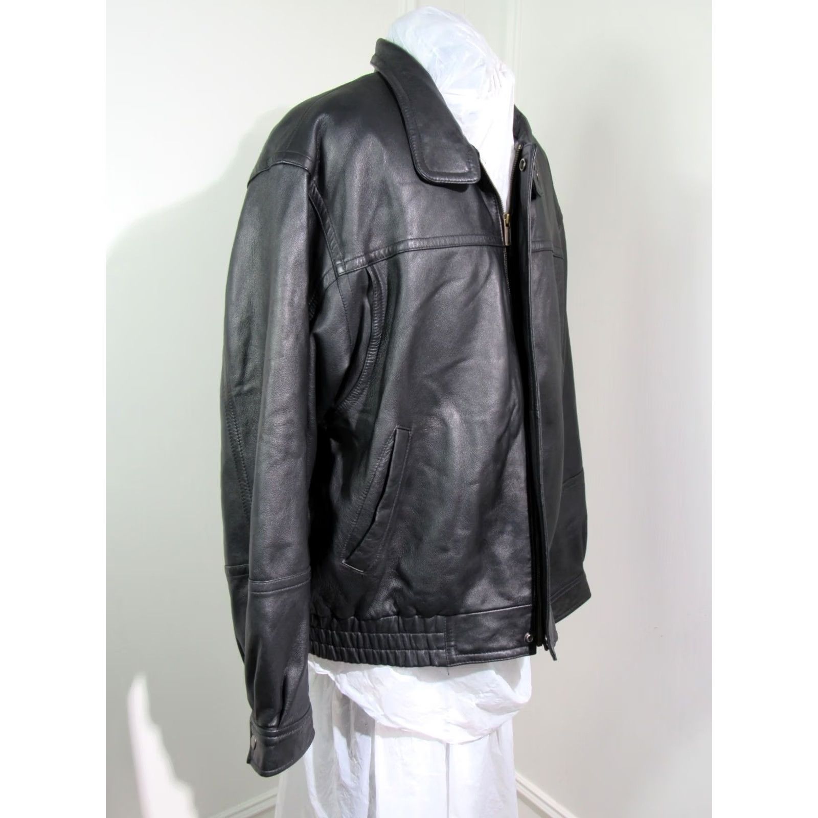 Wilson VINTAGE Wilson Black Leather Bomber Jacket Size L with Detachable Thinsulate Lining Mens Size US L / EU 52-54 / 3 - 6 Thumbnail