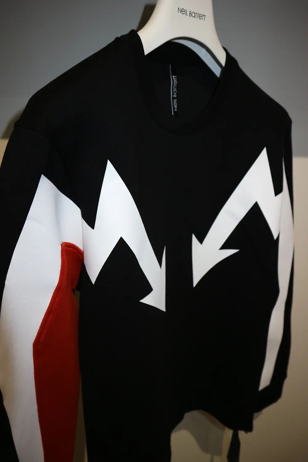 Neil Barrett Arrow print neoprene sweatshirt Size US XS / EU 42 / 0 - 10 Thumbnail