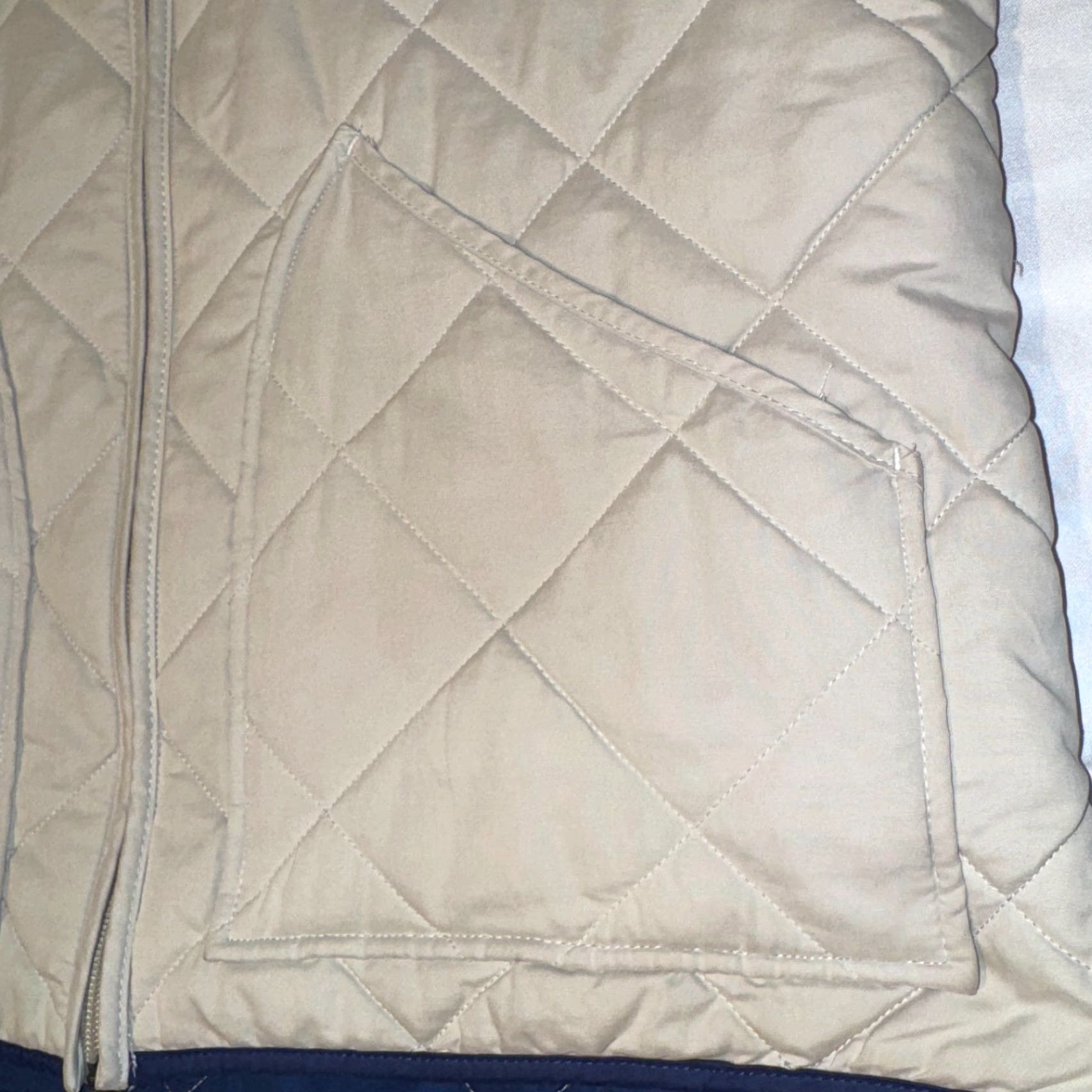 Vintage VINTAGE Crown & Ivy Quilted Full Zip Vest Mens M Beige & Blue Golf Sport Jacket Hiking Size US M / EU 48-50 / 2 - 5 Thumbnail